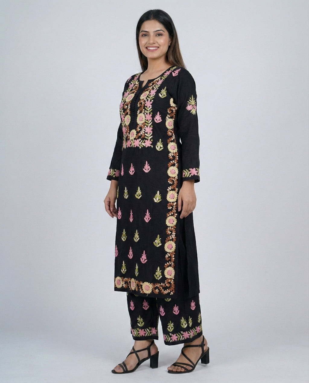 Women Floral Embroidered Regular Thread Work Kurta with Trousers