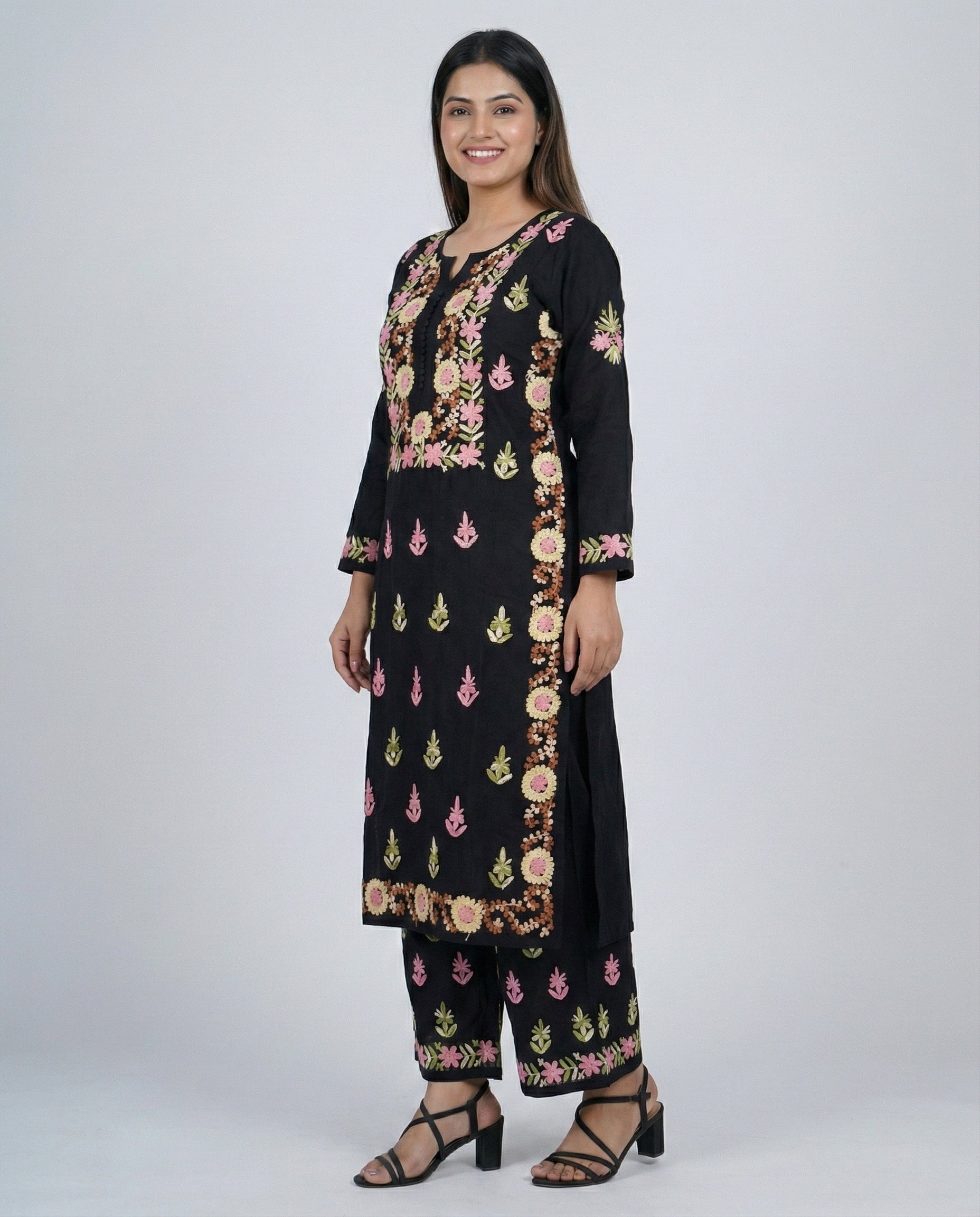 Women Floral Embroidered Regular Thread Work Kurta with Trousers