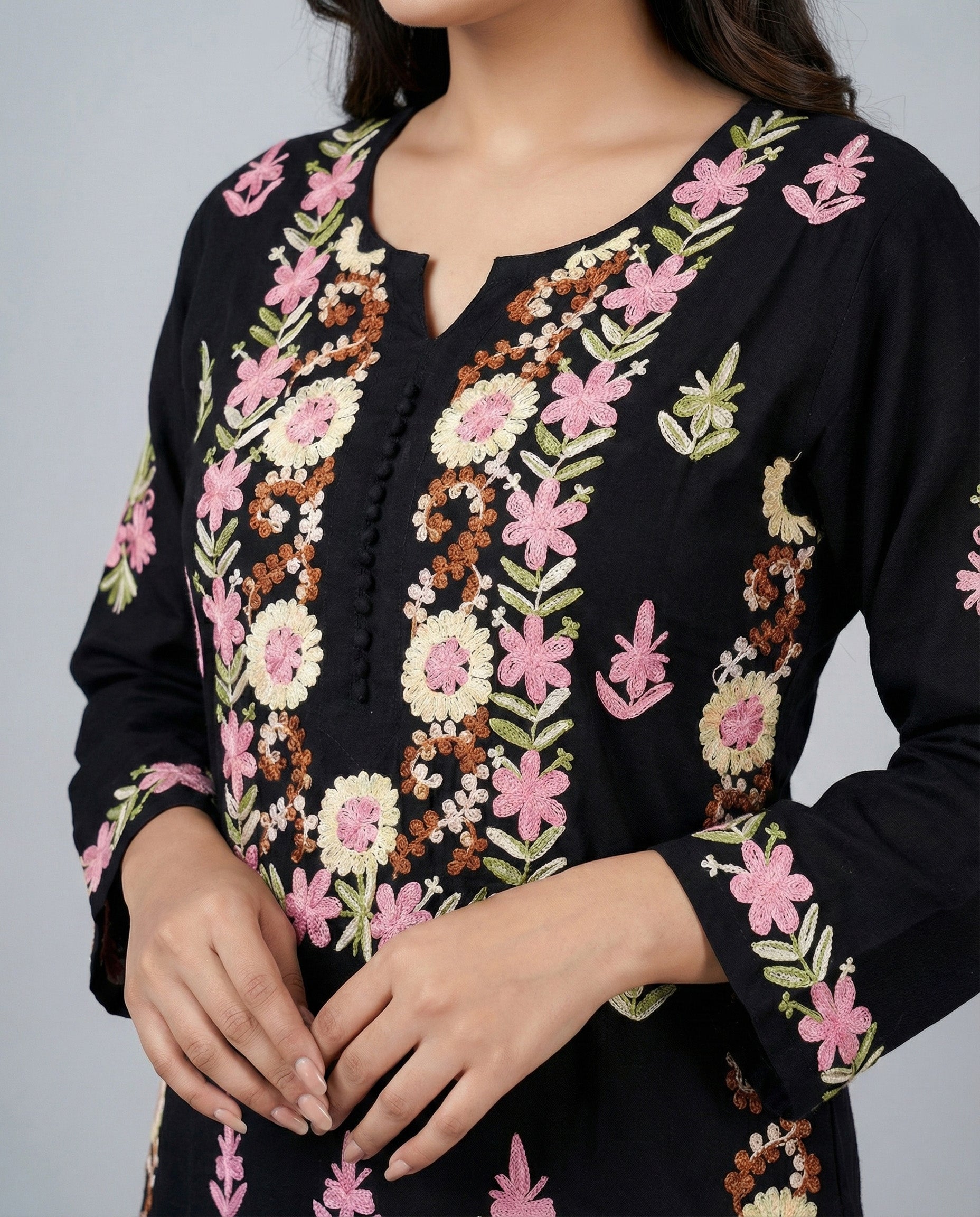Women Floral Embroidered Regular Thread Work Kurta with Trousers