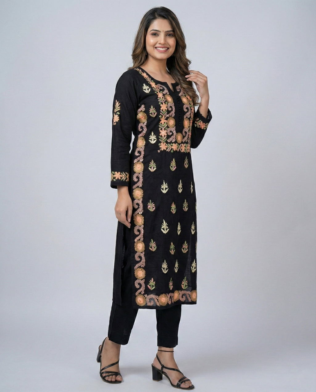 Women Floral Embroidered Chikankari Floral Kurta