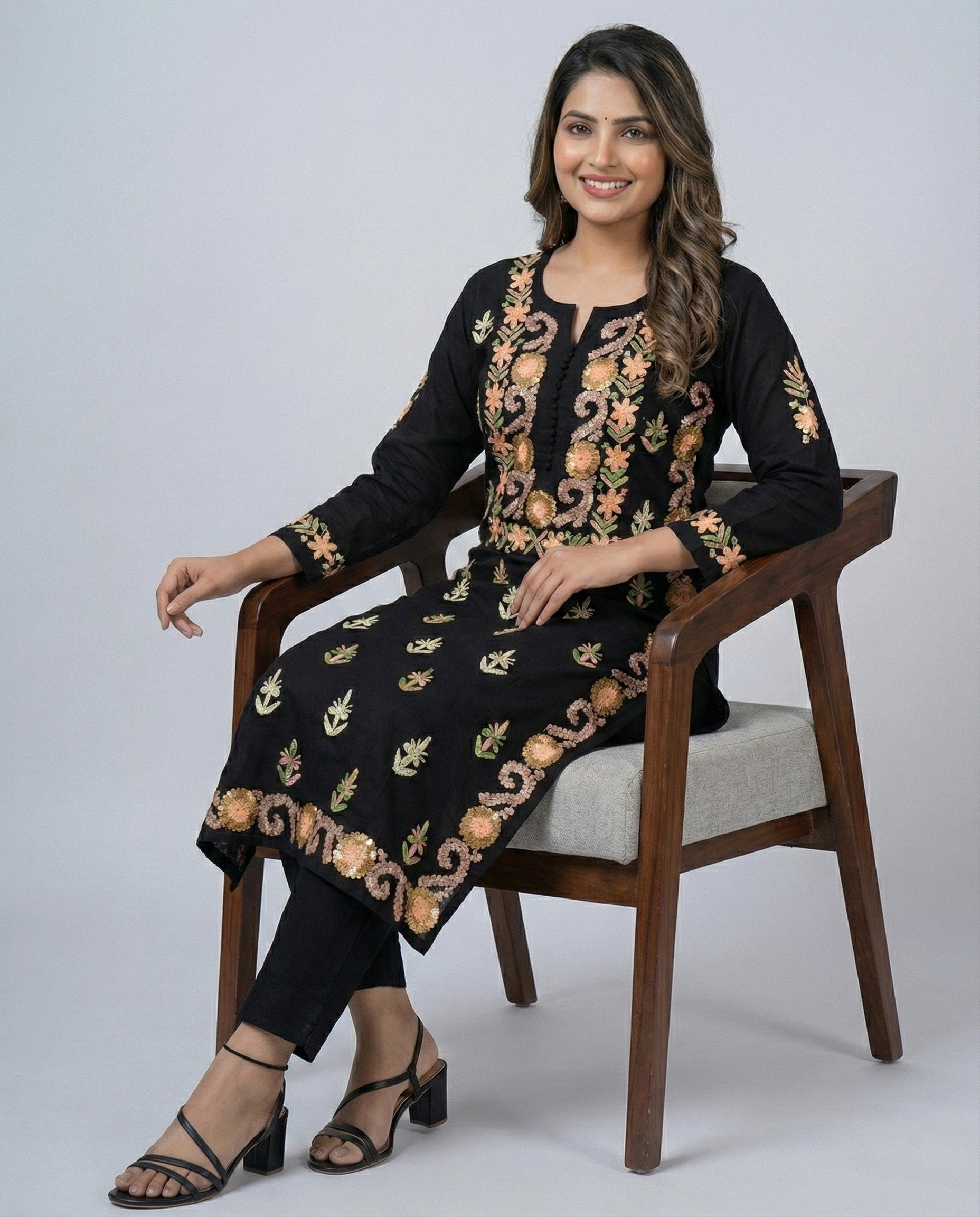 Women Floral Embroidered Chikankari Floral Kurta