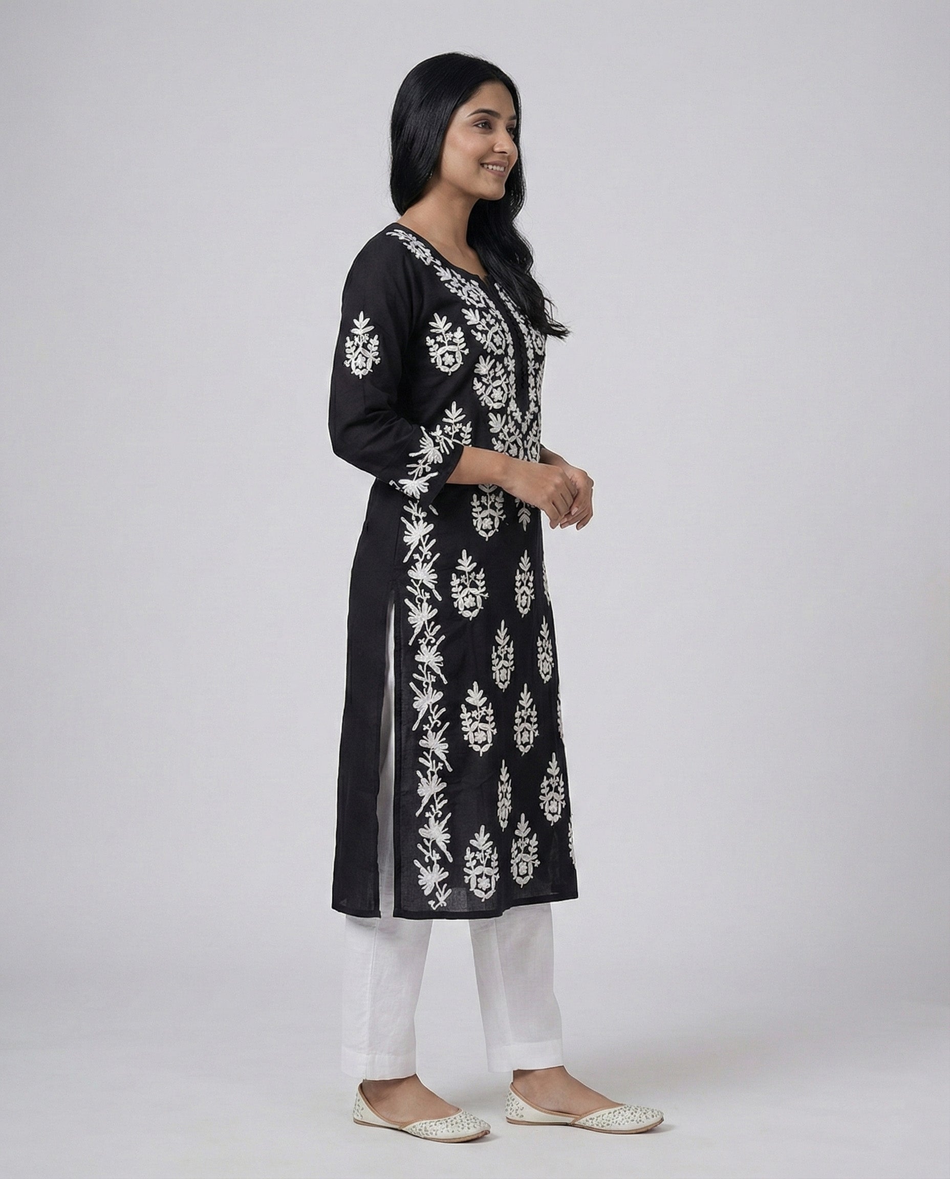 Women Floral Embroidered Chikankari Floral Kurta