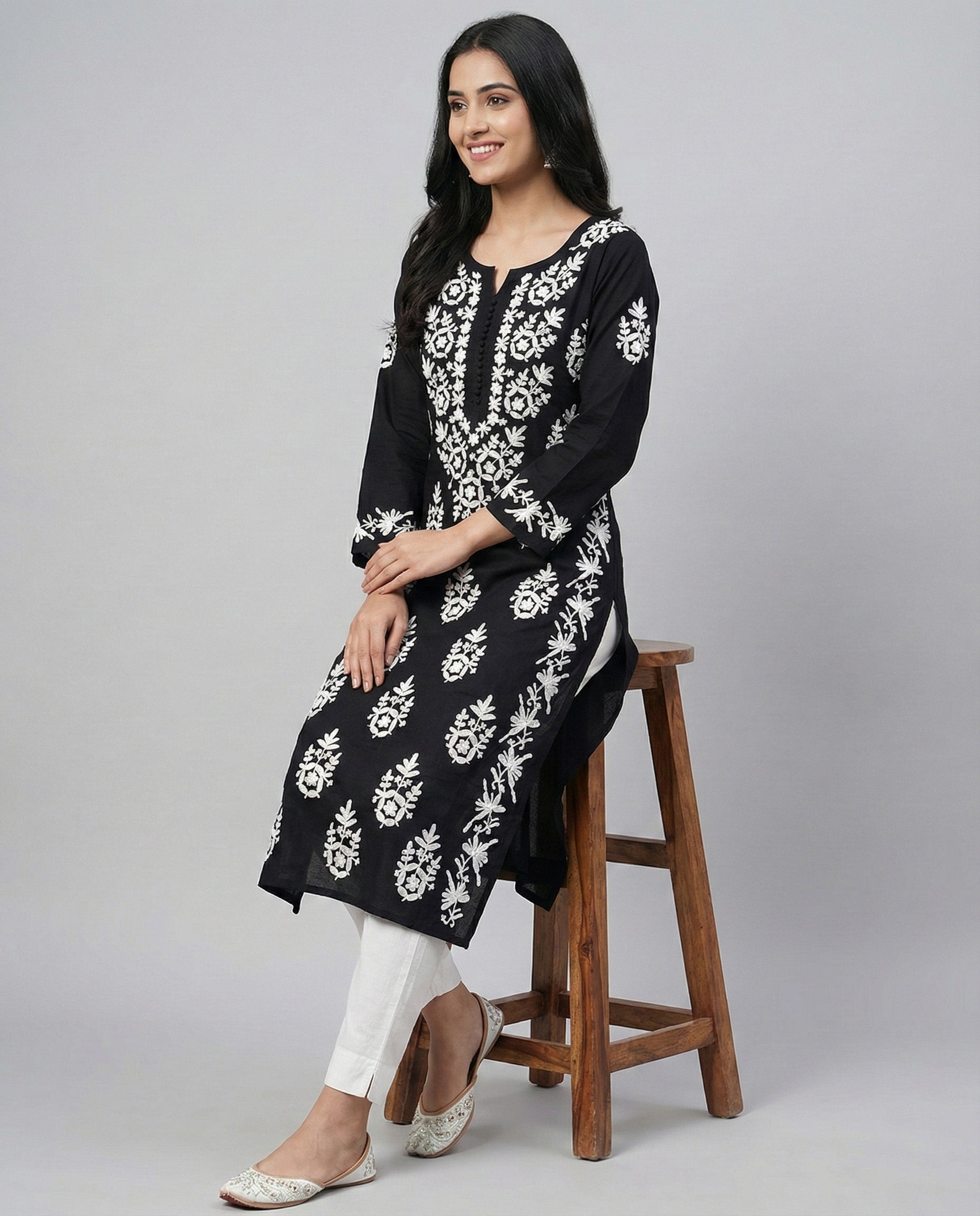 Women Floral Embroidered Chikankari Floral Kurta