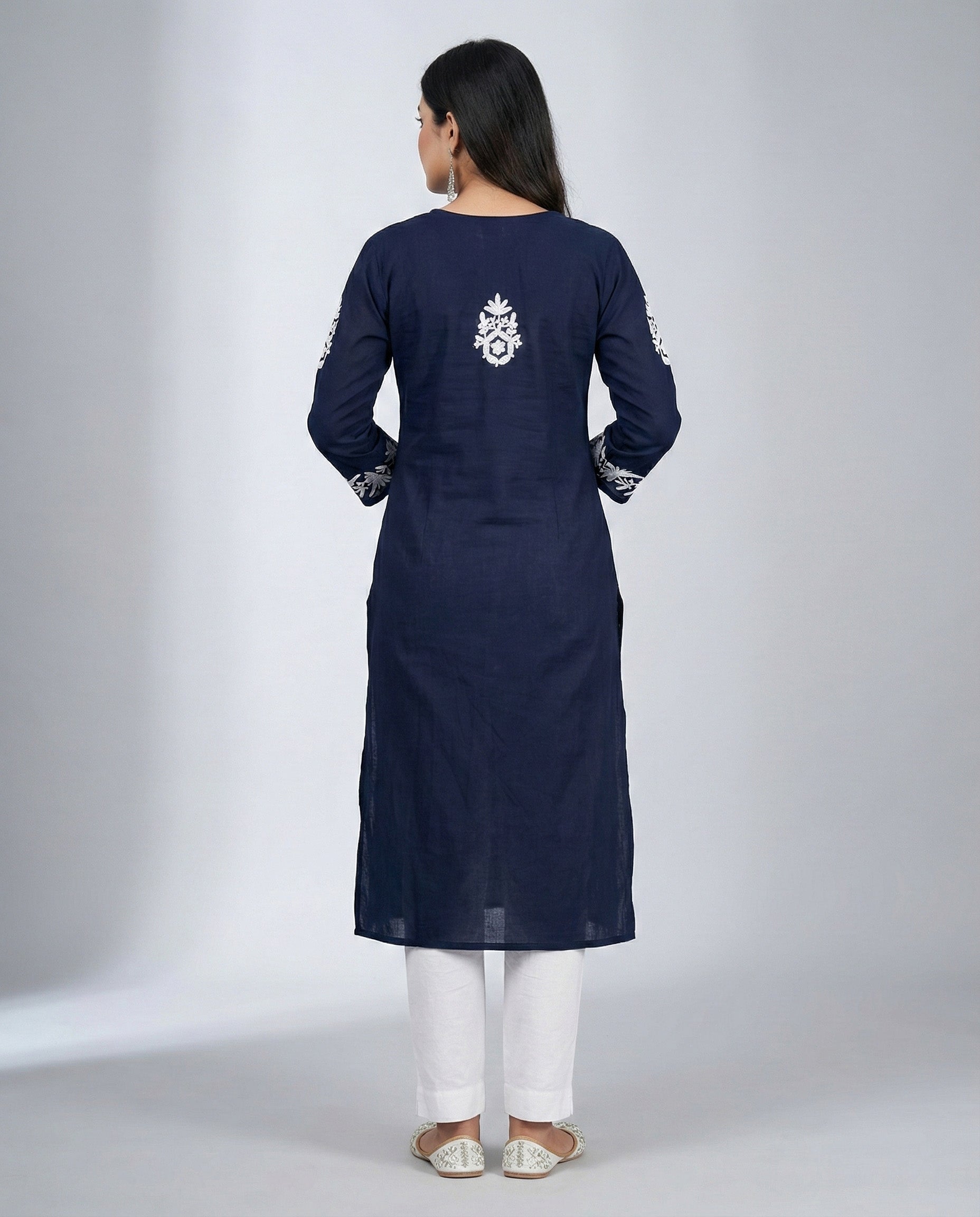 Women Floral Embroidered Floral Chikankari Kurta