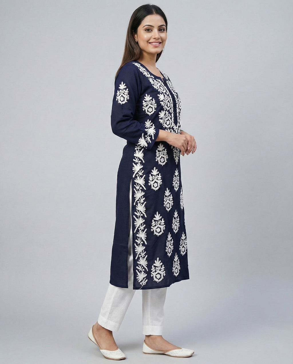 Women Floral Embroidered Floral Chikankari Kurta