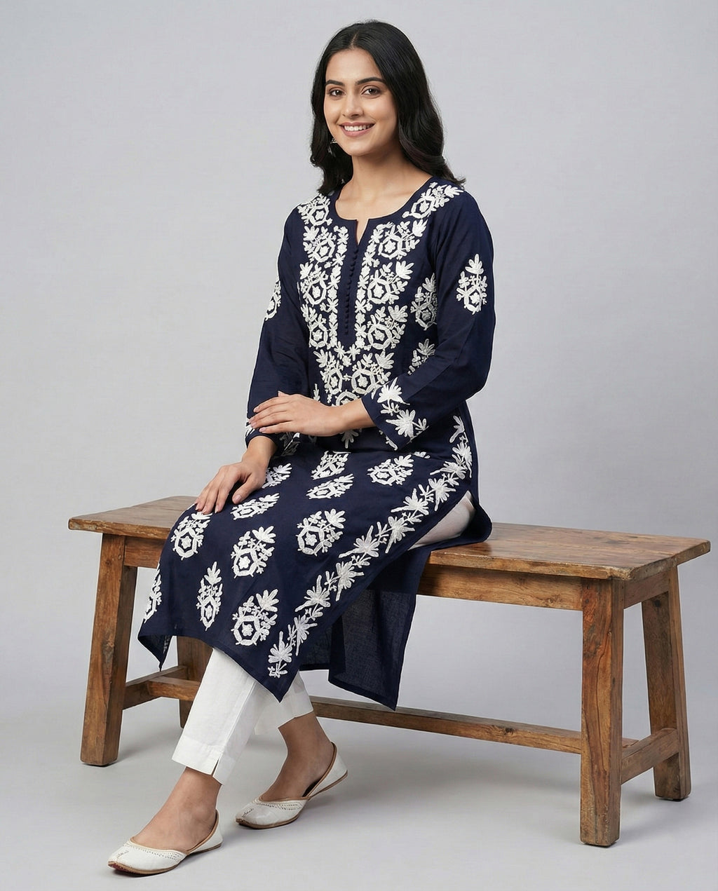 Women Floral Embroidered Floral Chikankari Kurta