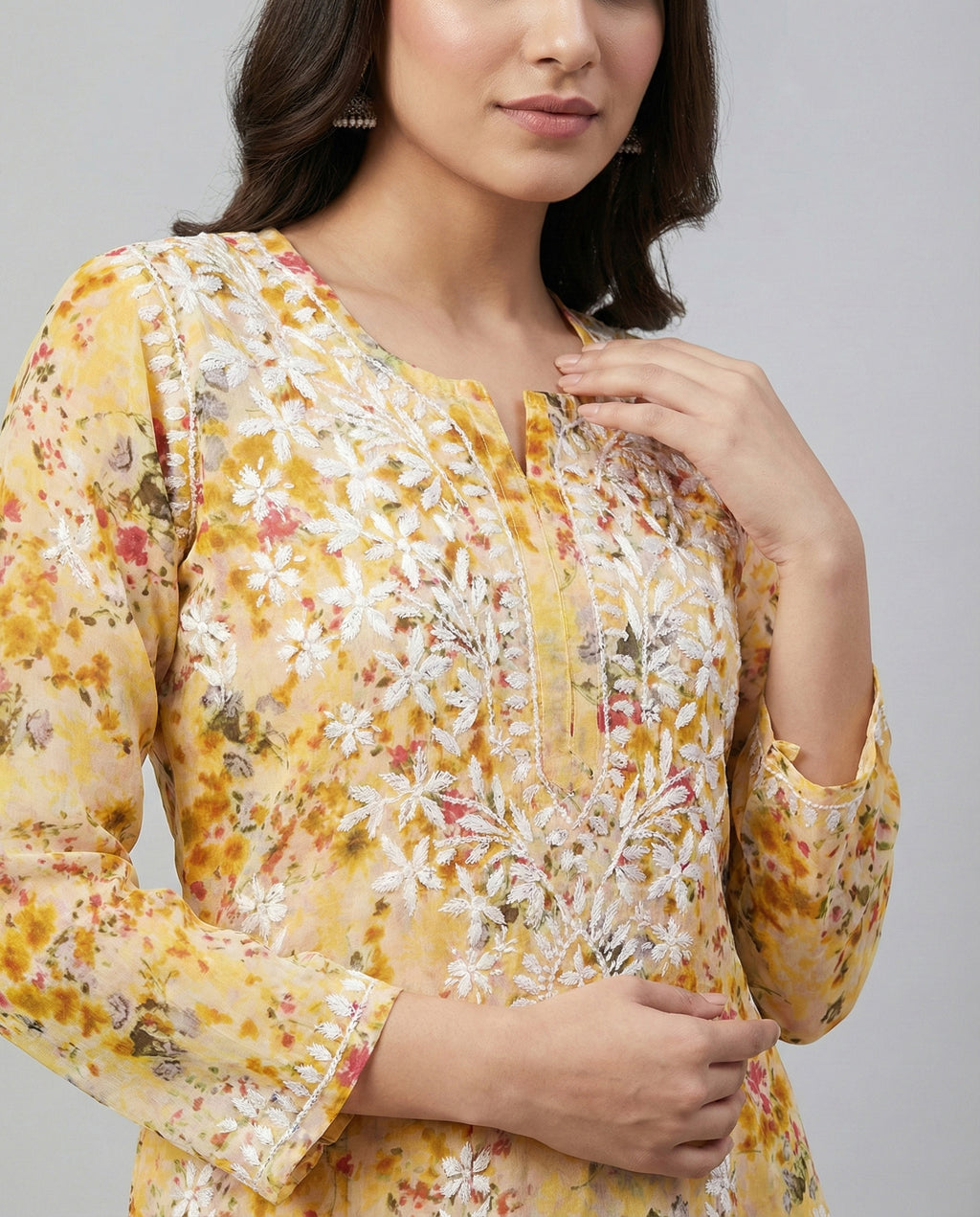 Women Floral Embroidered Chikankari Floral Kurta