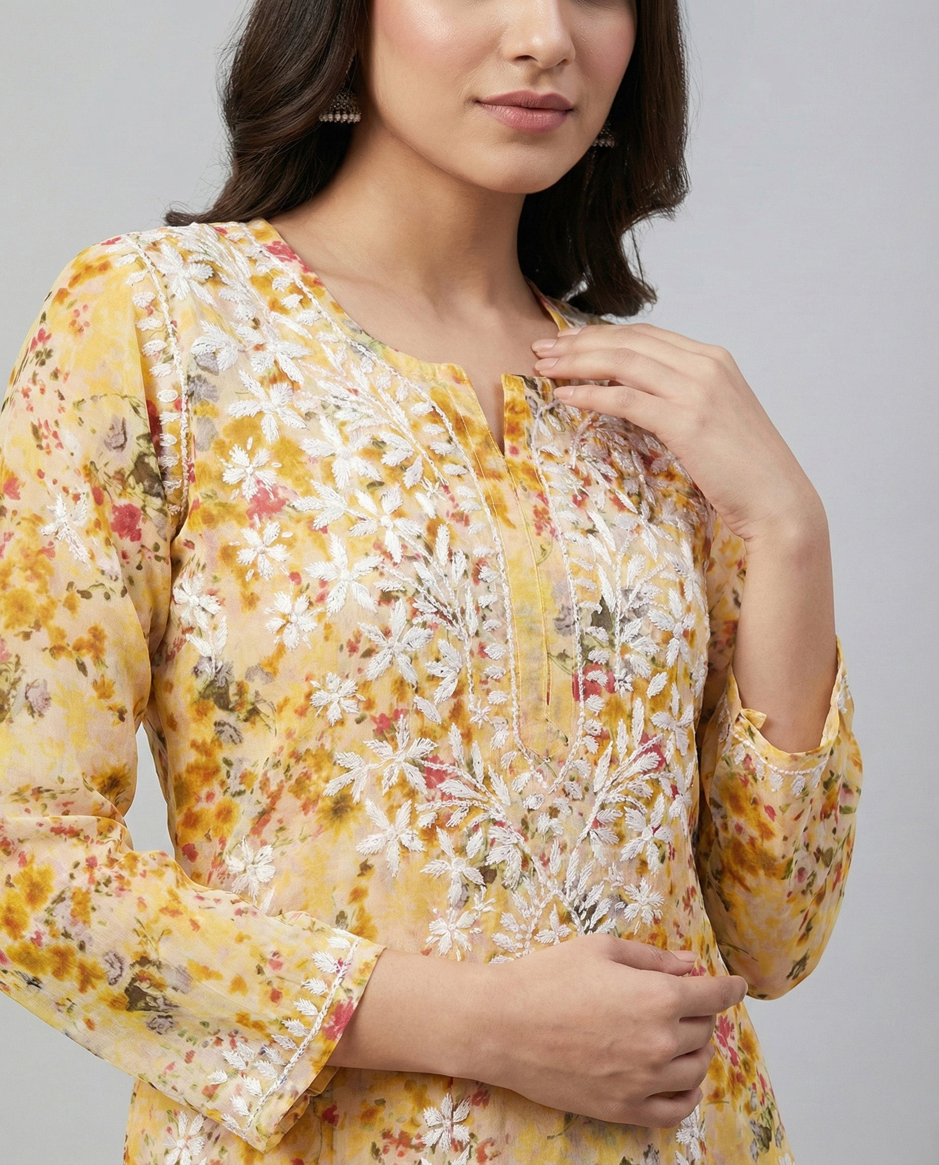Women Floral Embroidered Chikankari Floral Kurta