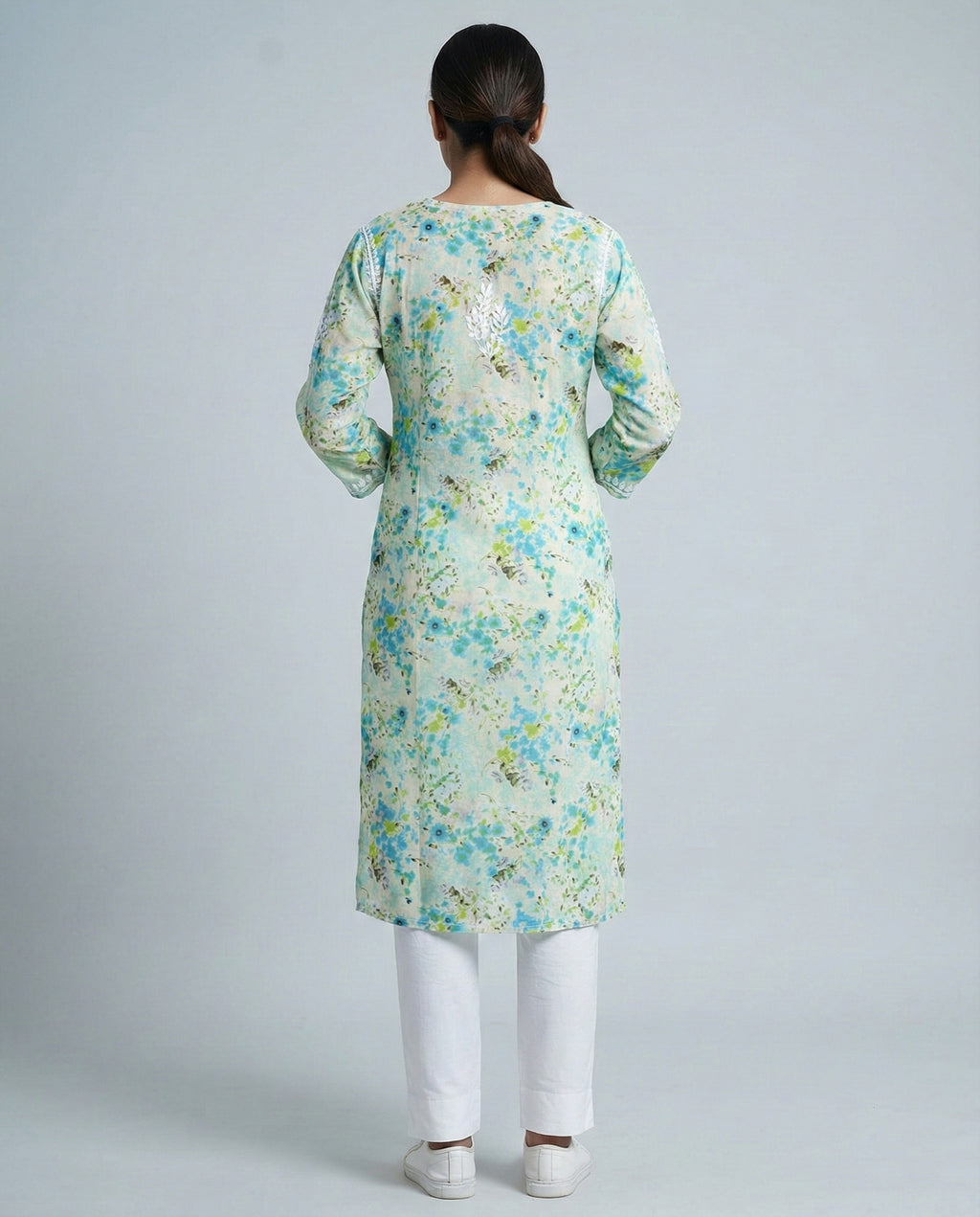 Women Floral Embroidered Chikankari Floral Kurta