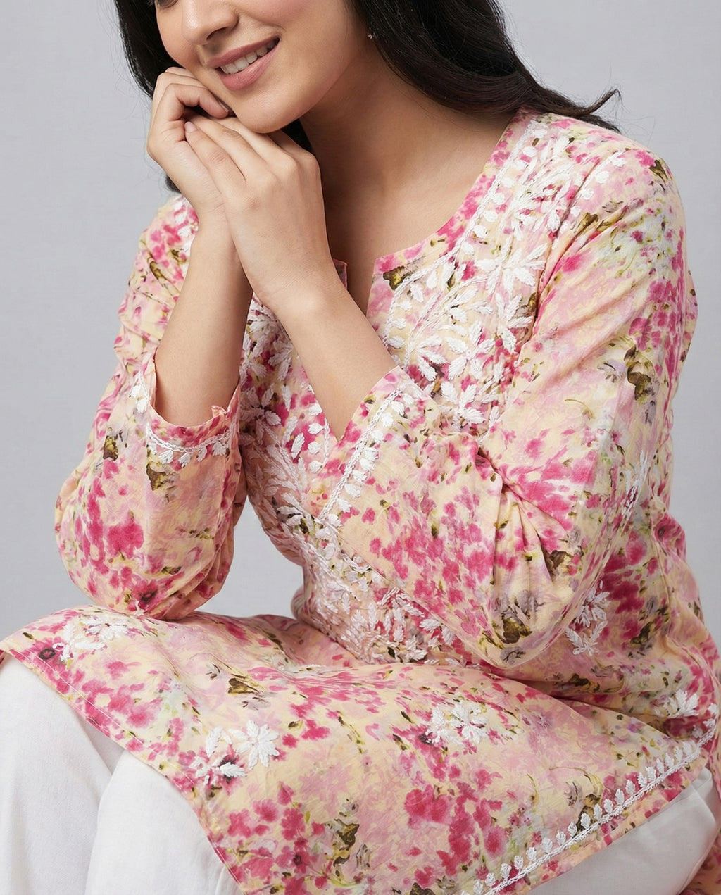 Women Floral Embroidered Chikankari Floral Kurta