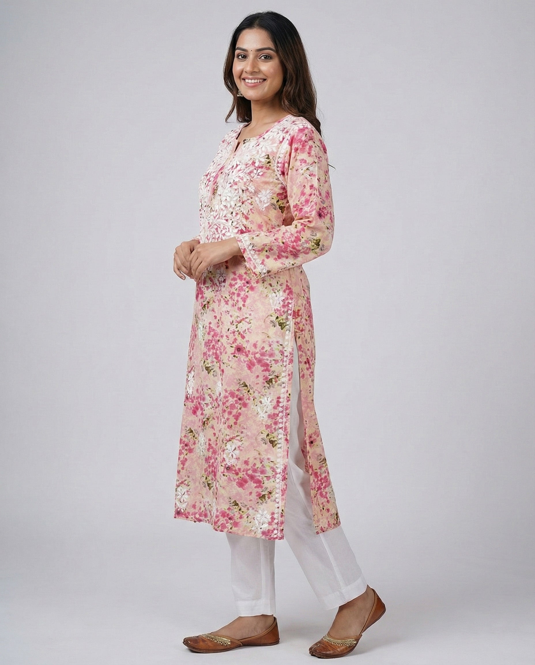 Women Floral Embroidered Chikankari Floral Kurta