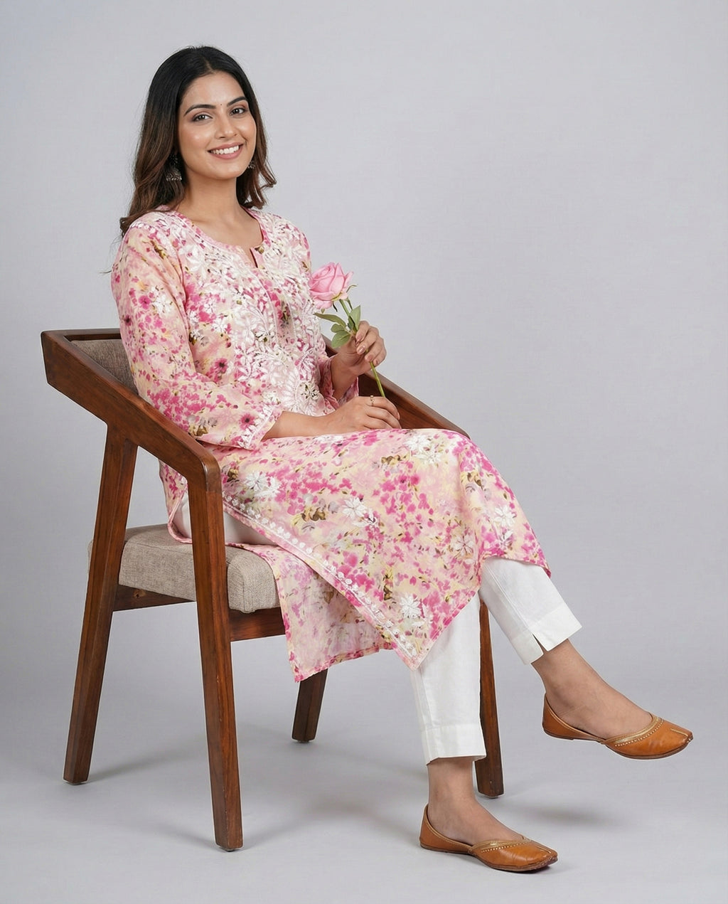 Women Floral Embroidered Chikankari Floral Kurta