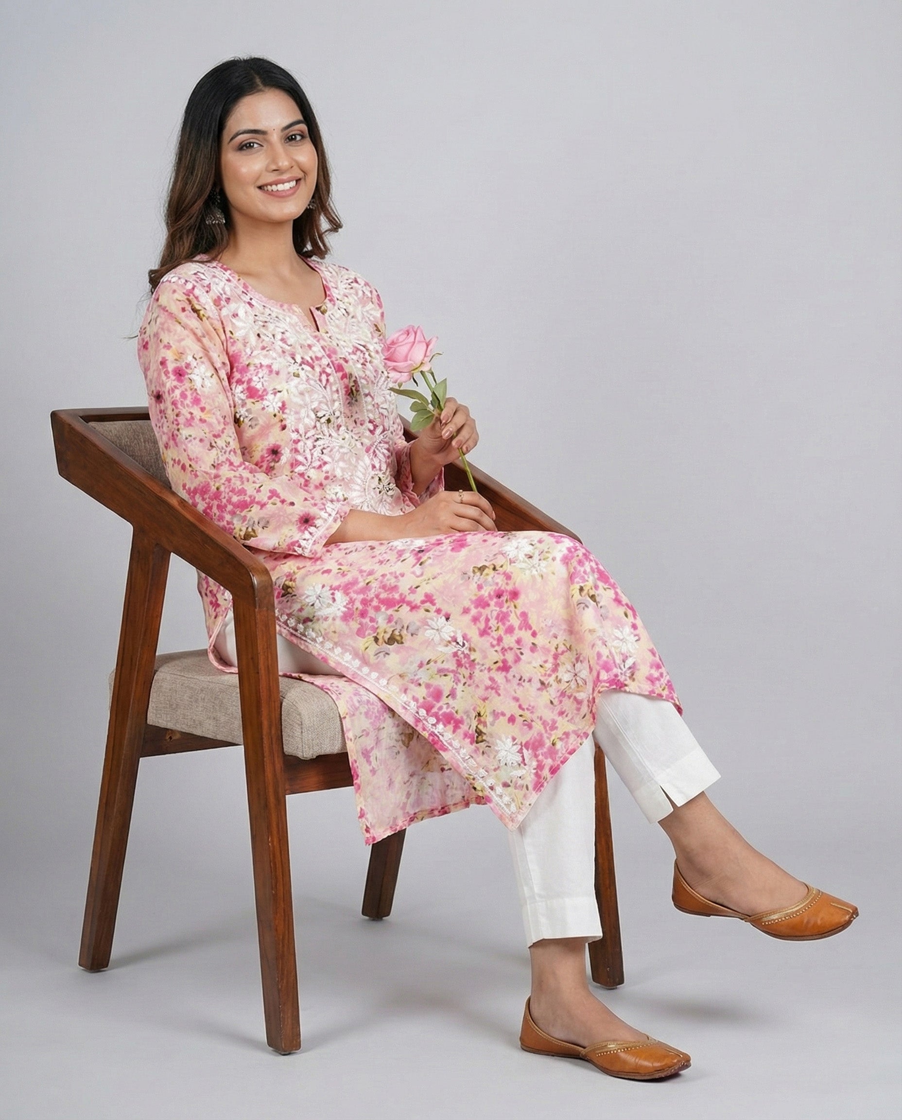 Women Floral Embroidered Chikankari Floral Kurta