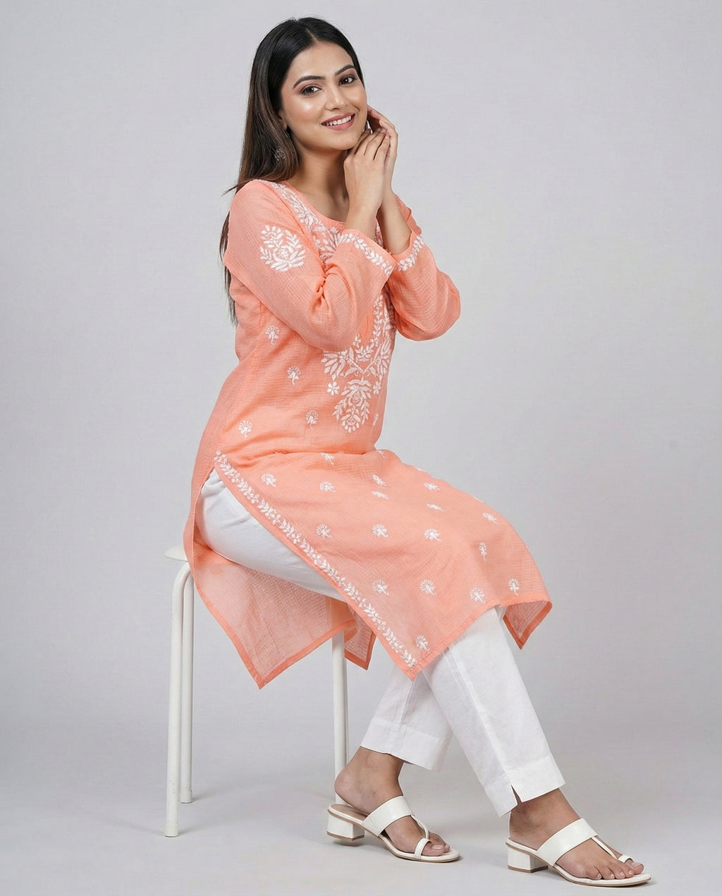 Women Floral Embroidered Chikankari Floral Kurta