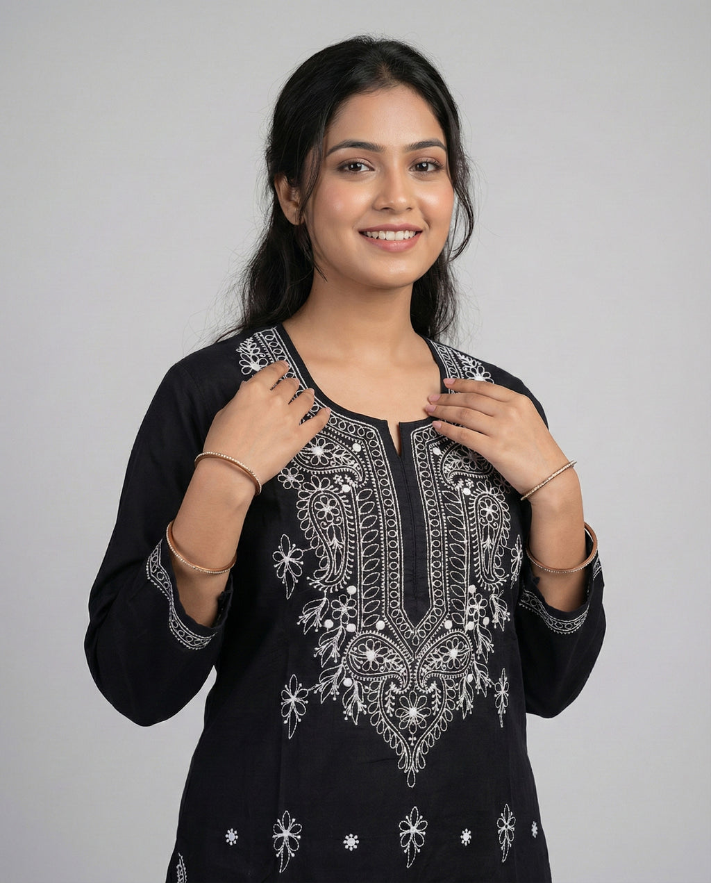 Women Floral Embroidered Chikankari Floral Kurta