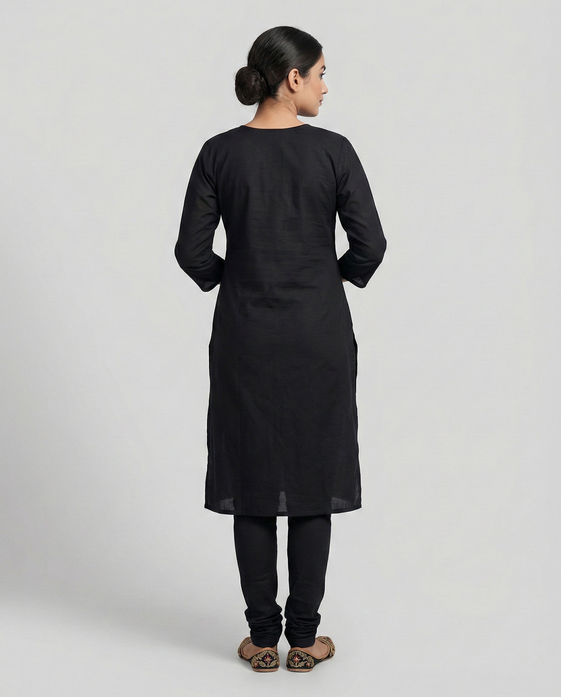 Women Floral Embroidered Chikankari Floral Kurta