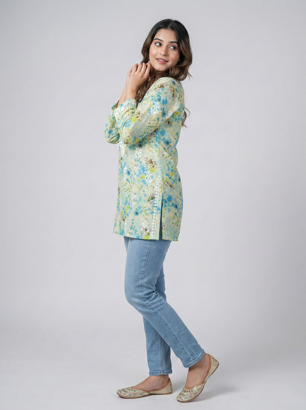Floral Embroidered Chikankari Pure Cotton Chikankari Kurti