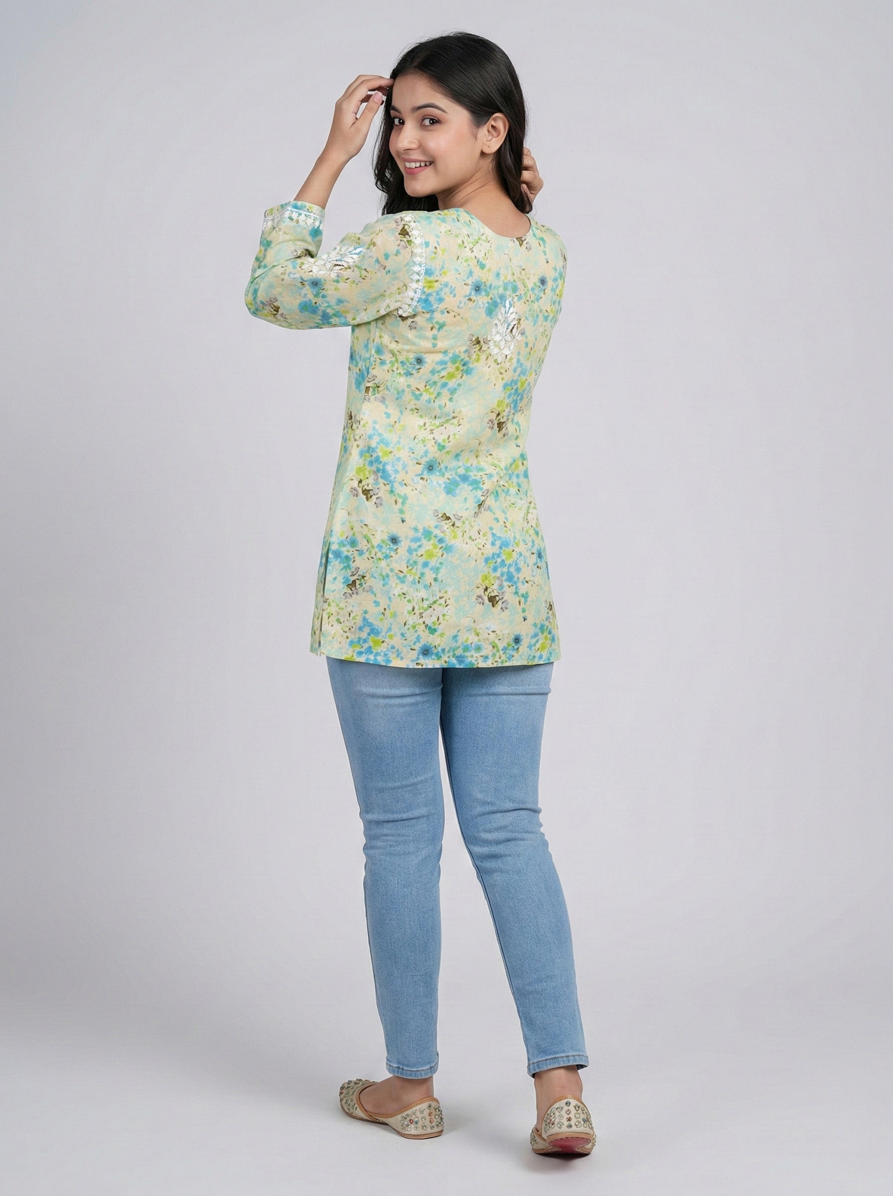 Floral Embroidered Chikankari Pure Cotton Chikankari Kurti