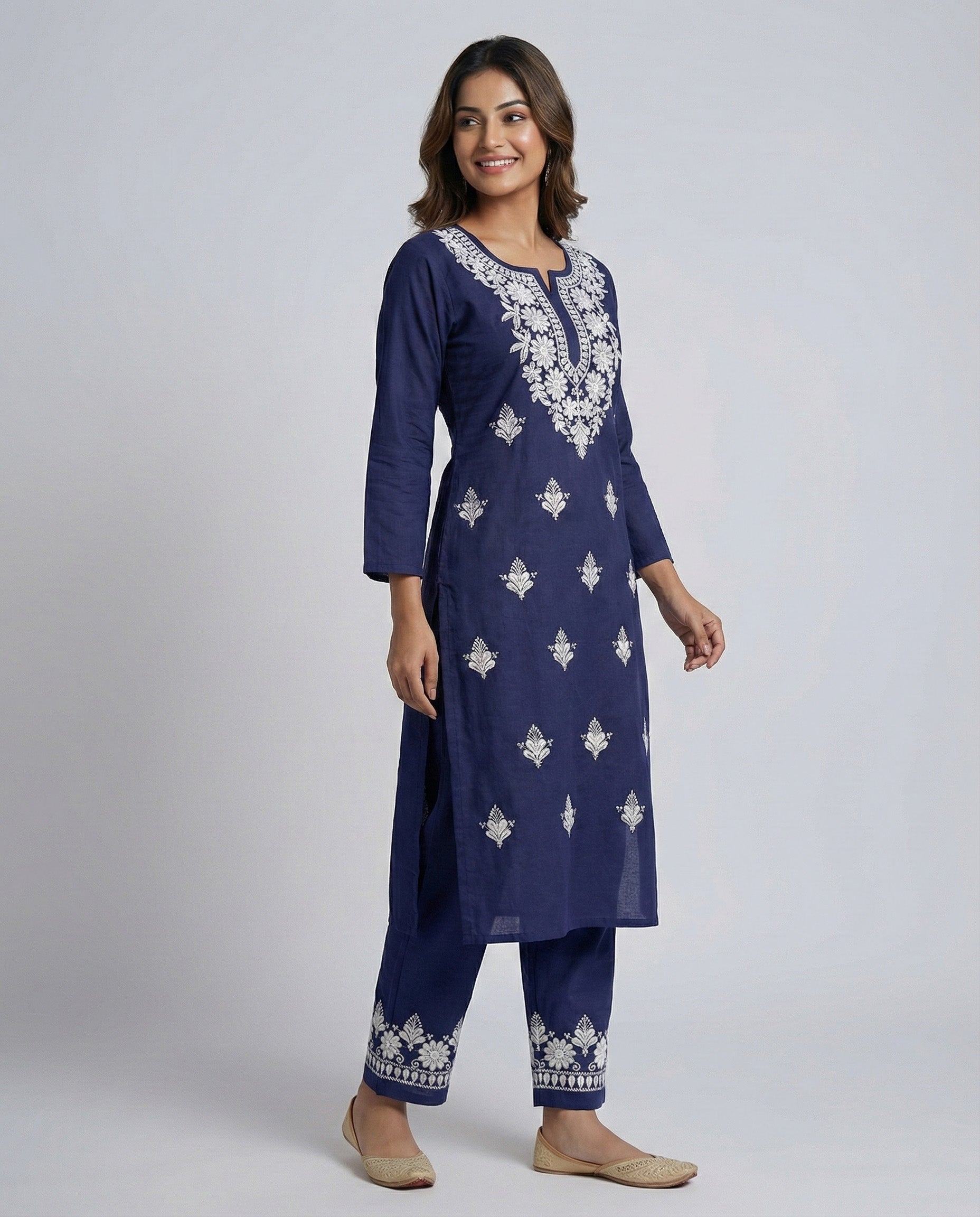 Women Ethnic Motifs Embroidered Regular Thread Work Kurta with Trousers