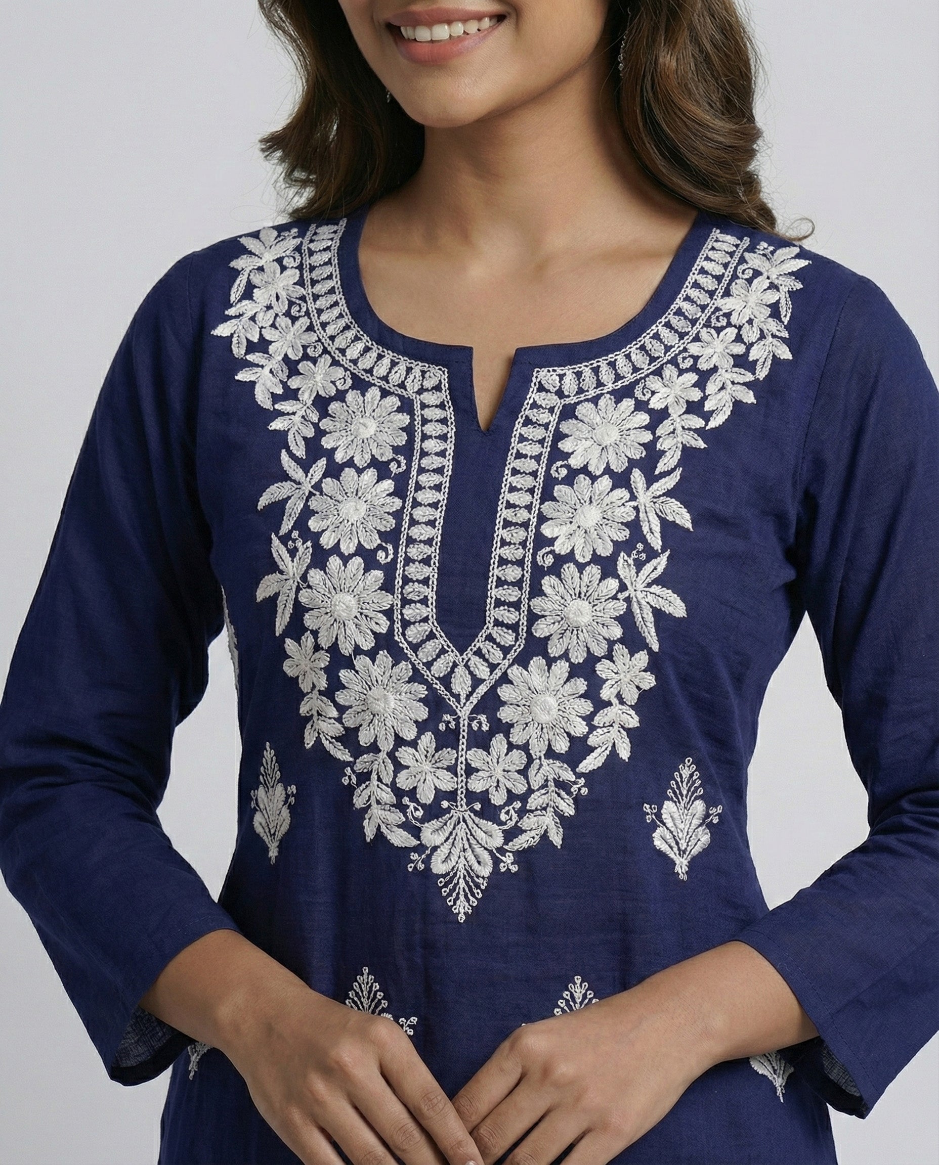 Women Ethnic Motifs Embroidered Regular Thread Work Kurta with Trousers