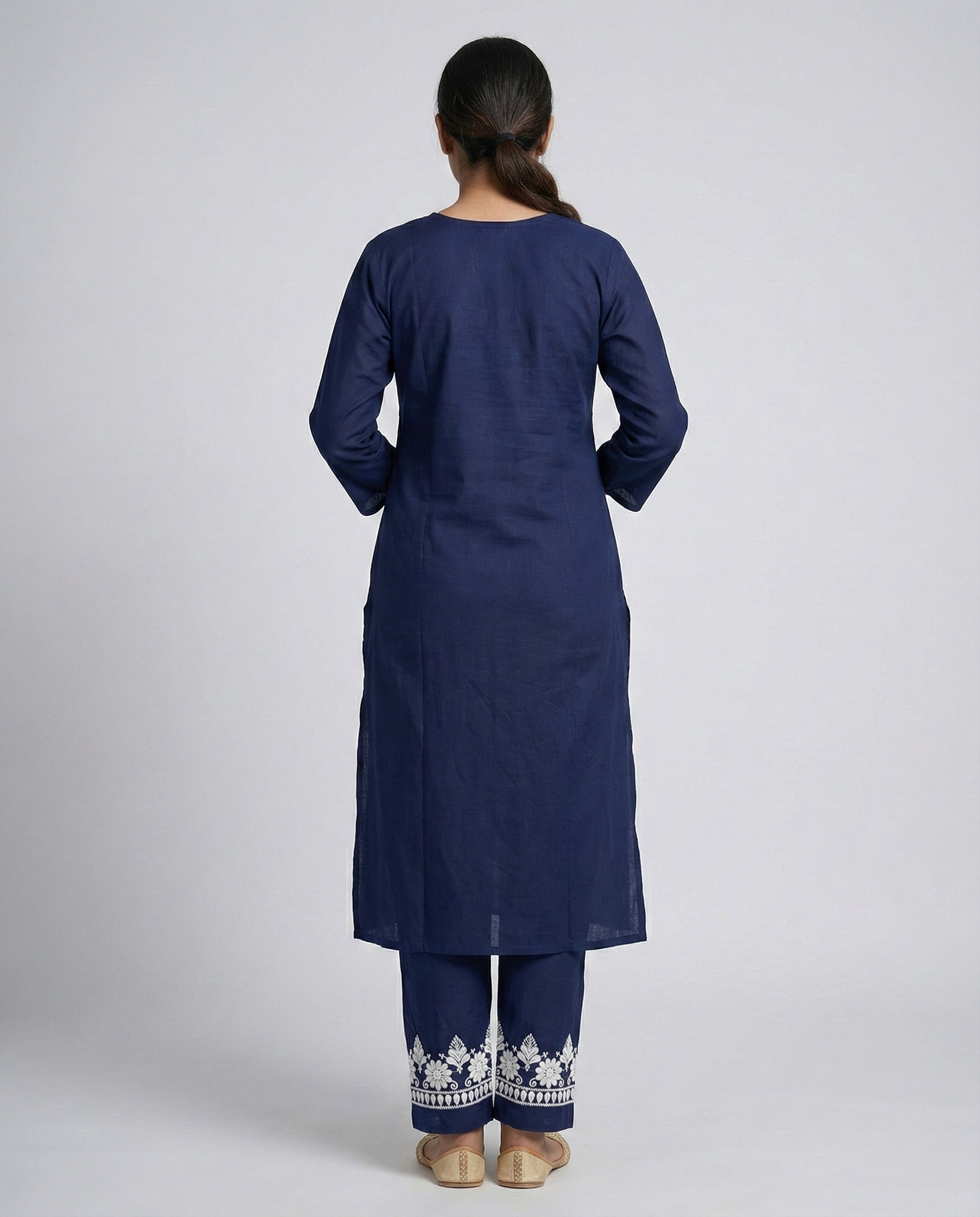Women Ethnic Motifs Embroidered Regular Thread Work Kurta with Trousers