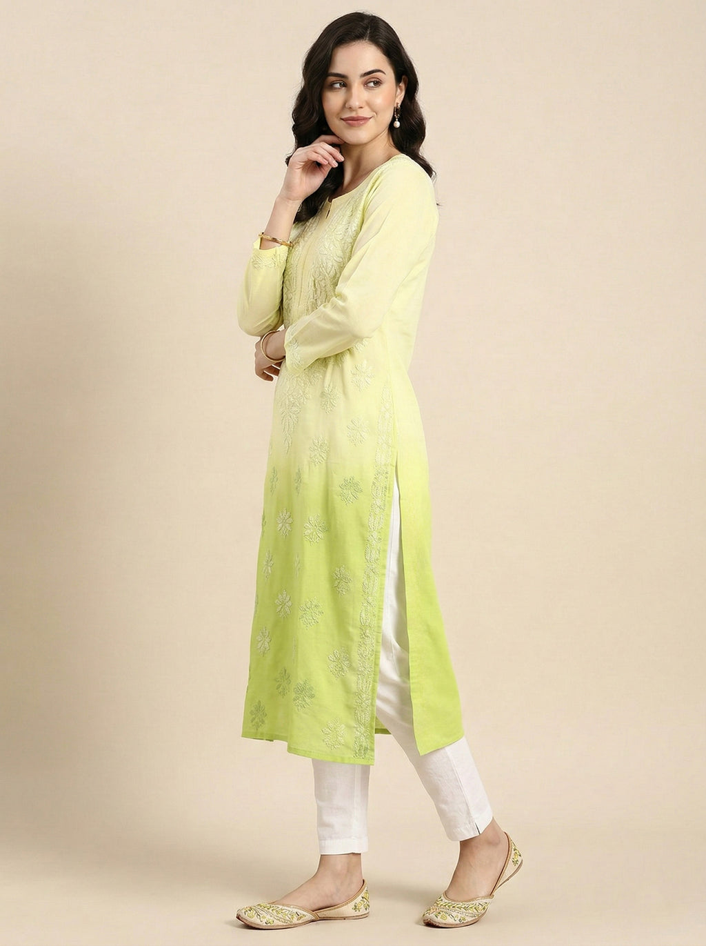 Women Floral Embroidered Chikankari Floral Kurta