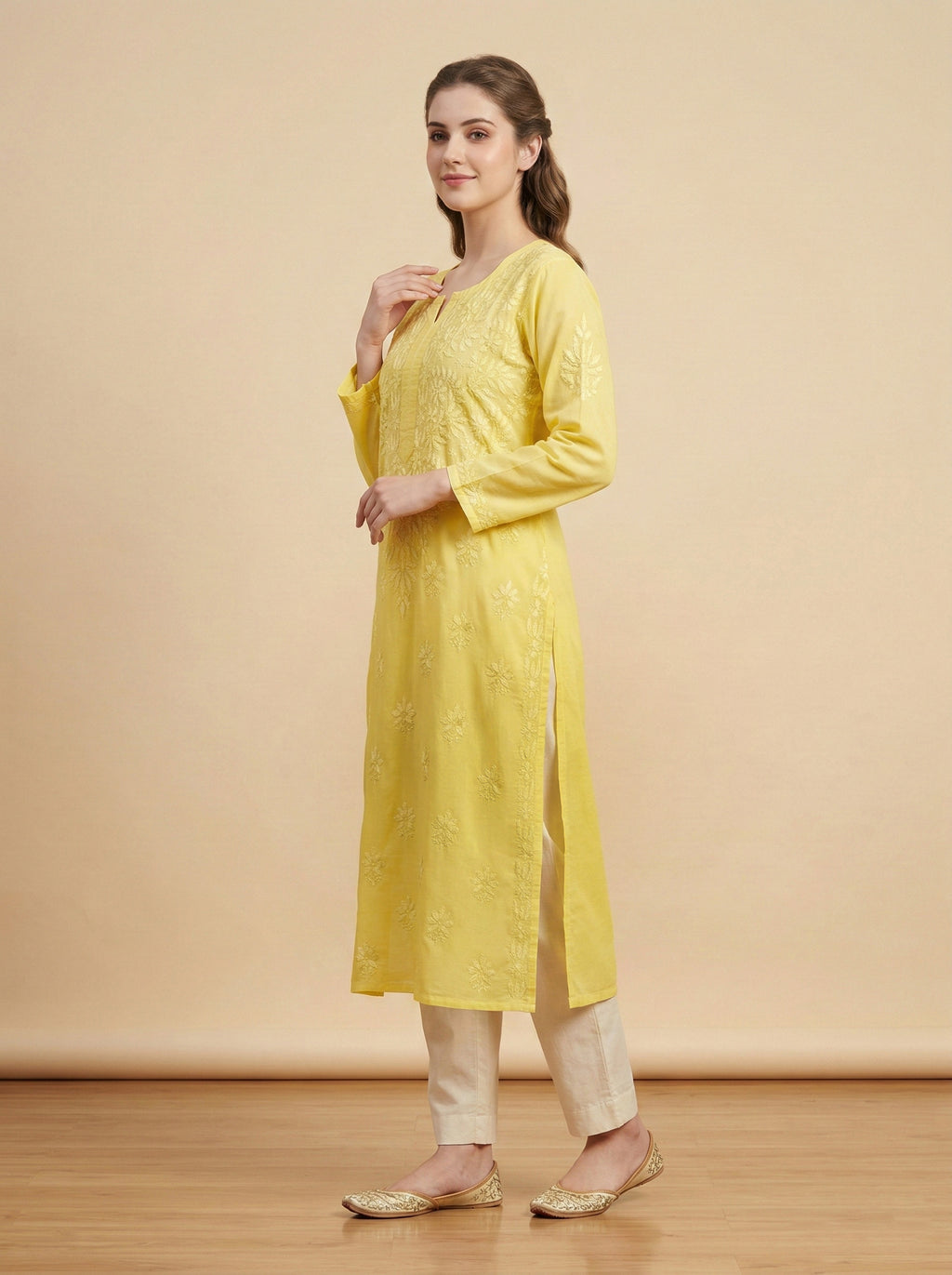 Women Floral Embroidered Chikankari Floral Kurta