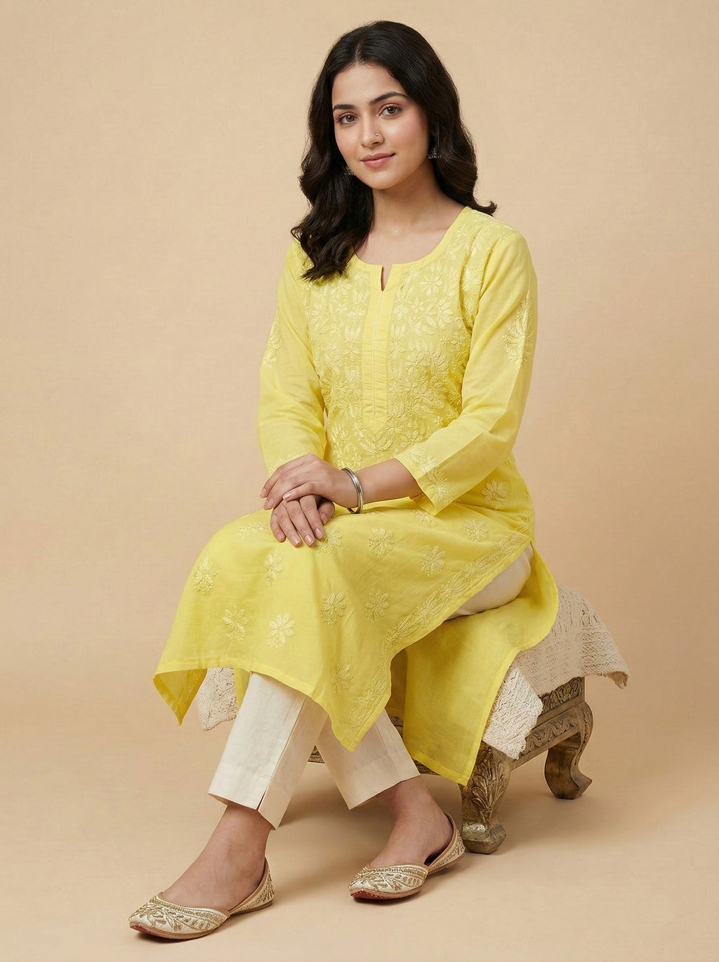 Women Floral Embroidered Chikankari Floral Kurta