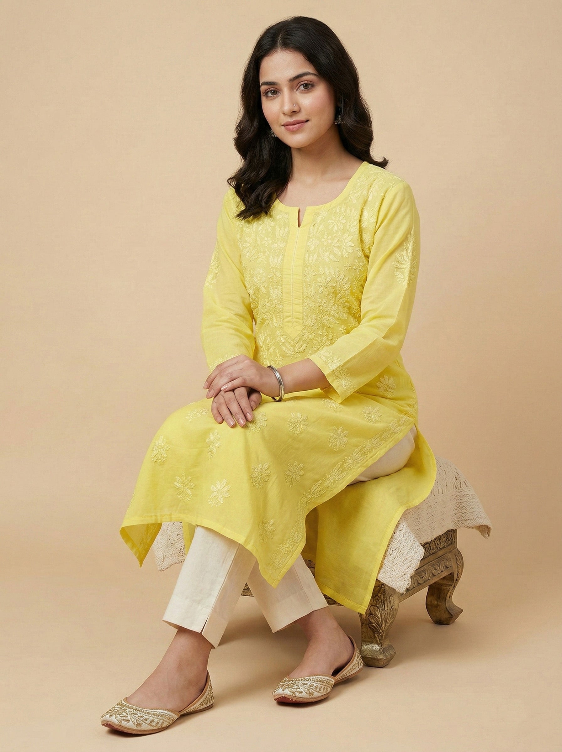 Women Floral Embroidered Chikankari Floral Kurta