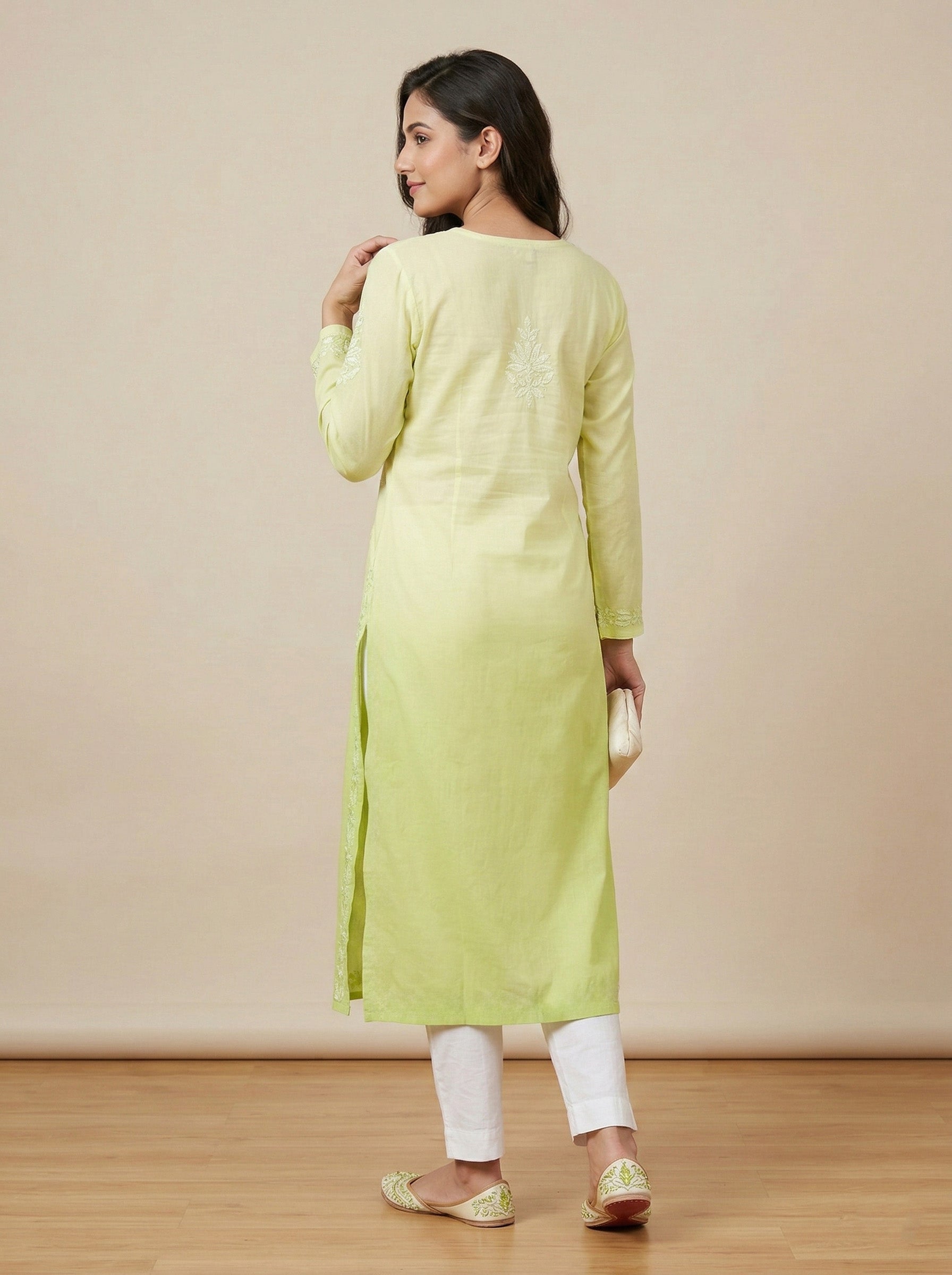 Women Floral Embroidered Chikankari Floral Kurta