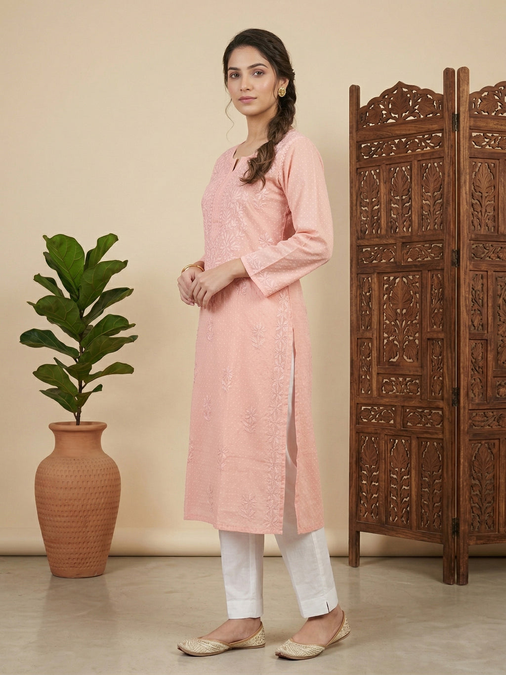 Women Floral Embroidered Chikankari Floral Kurta