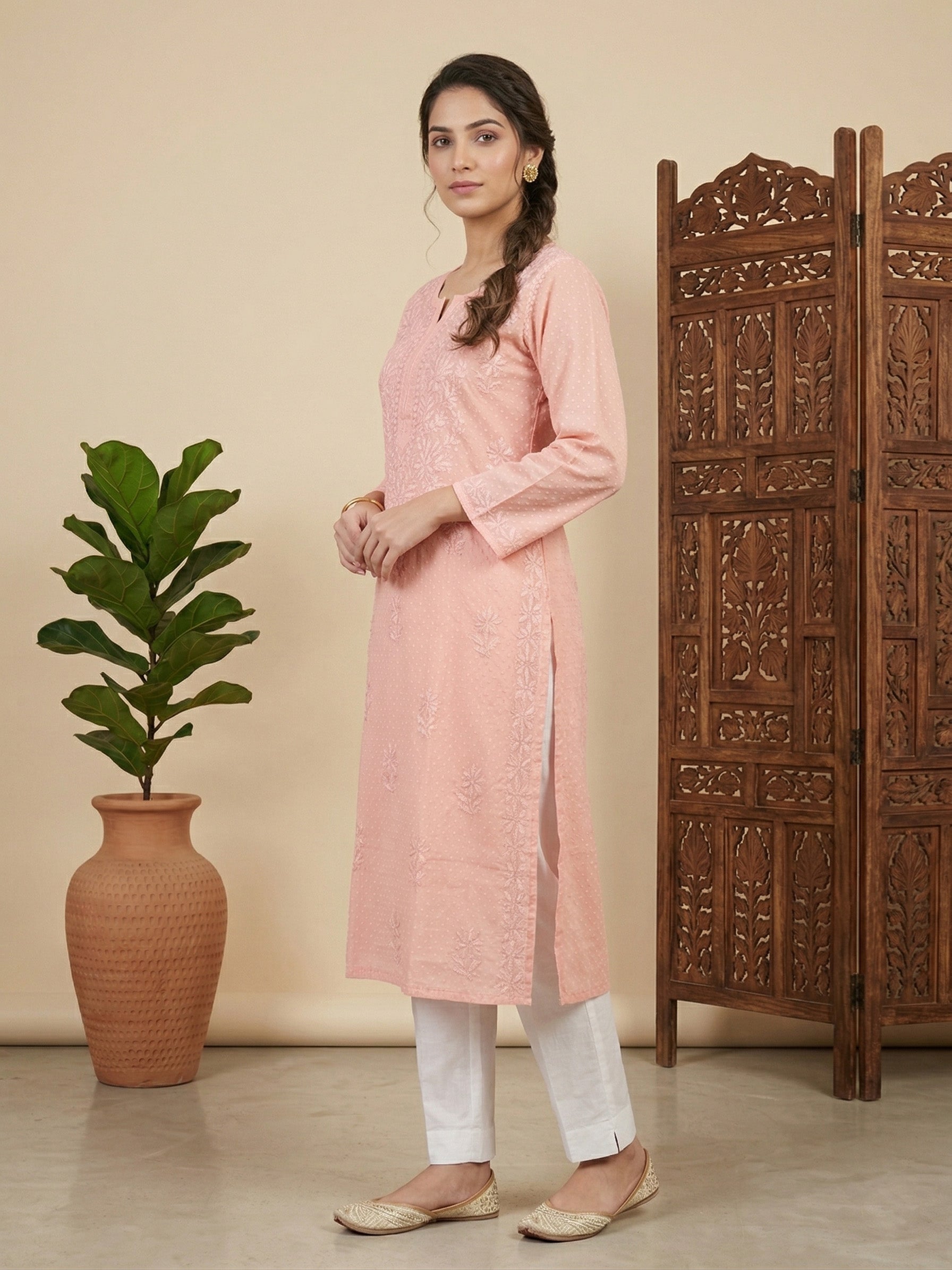 Women Floral Embroidered Chikankari Floral Kurta