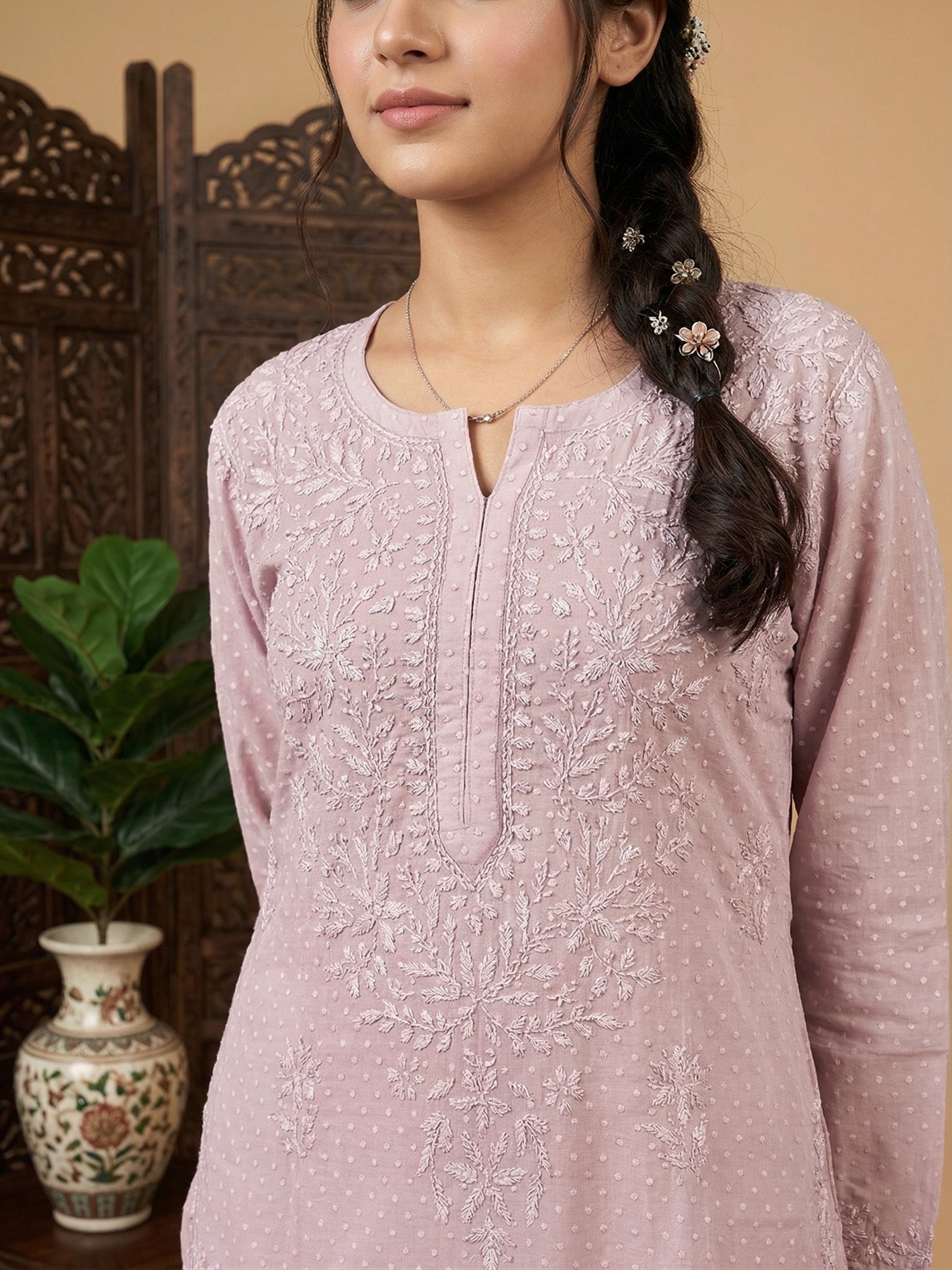 Women Floral Embroidered Chikankari Floral Kurta
