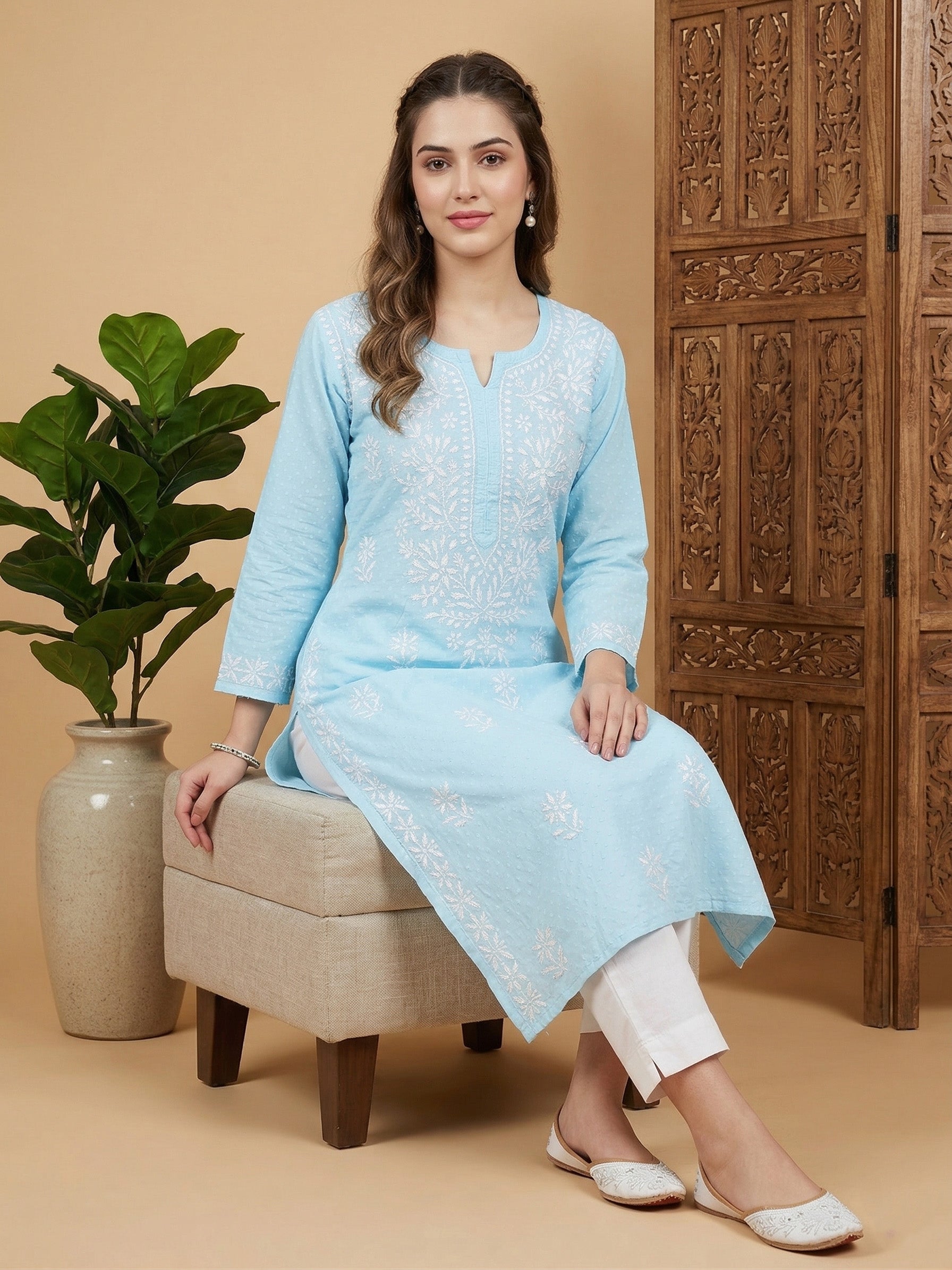 Women Floral Embroidered Chikankari Floral Kurta