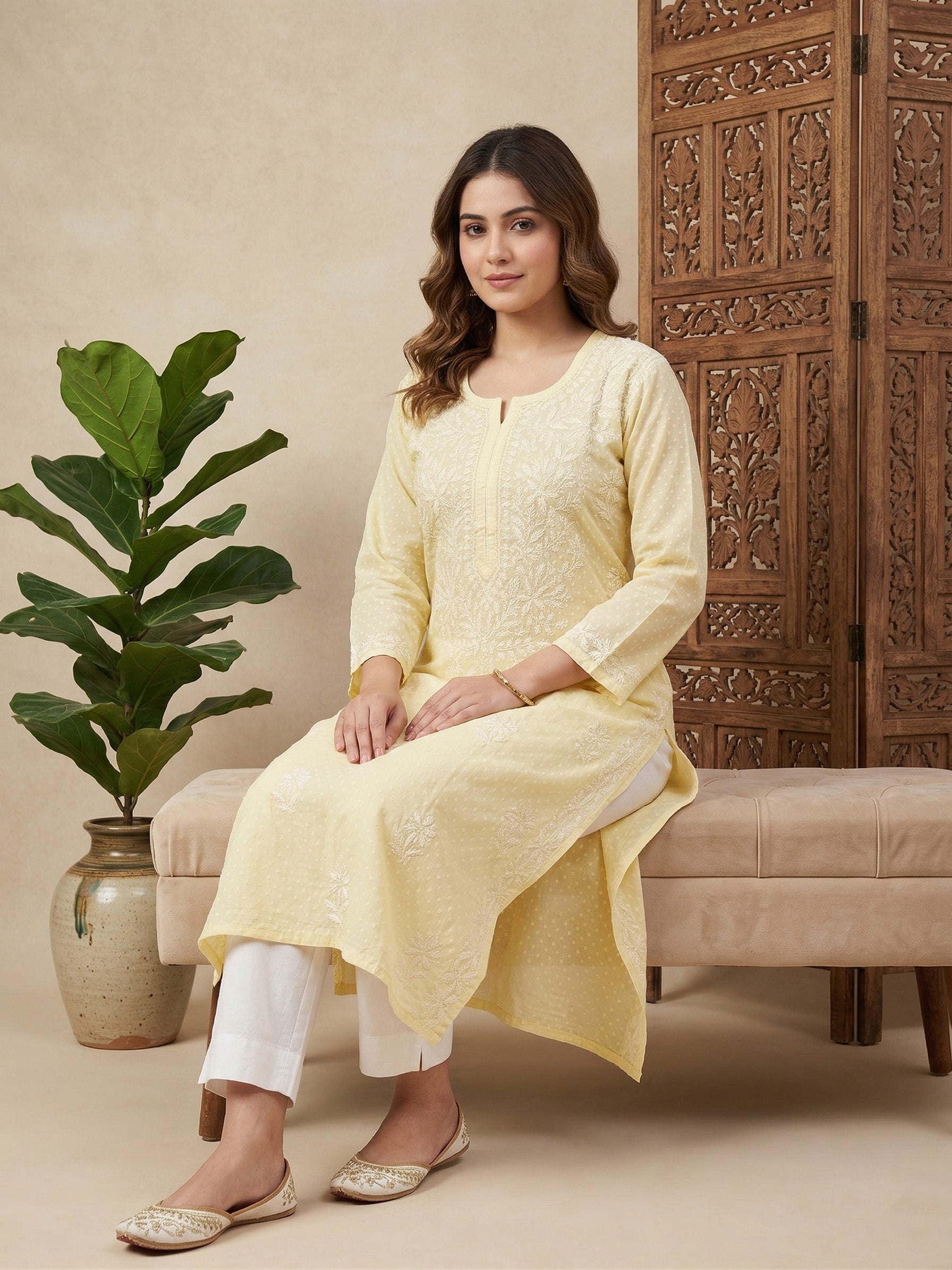 Women Floral Embroidered Chikankari Floral Kurta