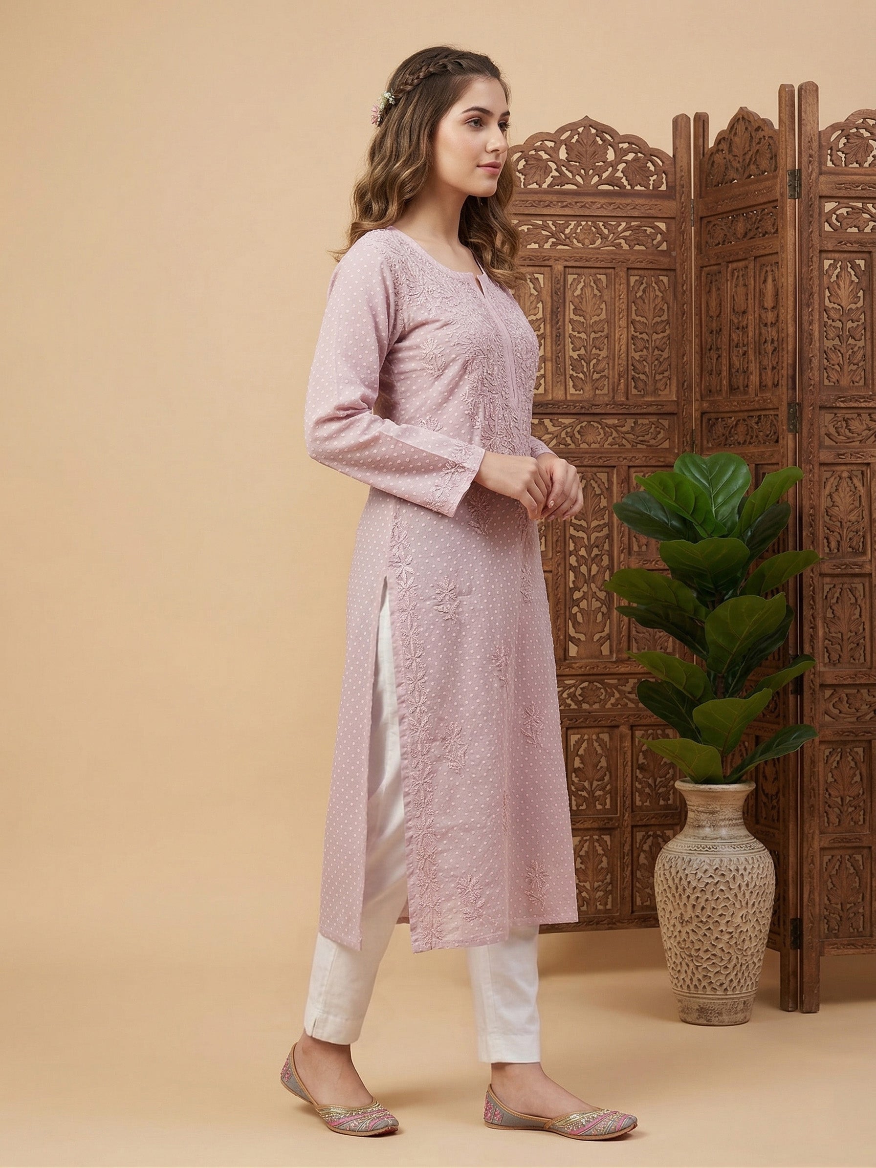 Women Floral Embroidered Chikankari Floral Kurta