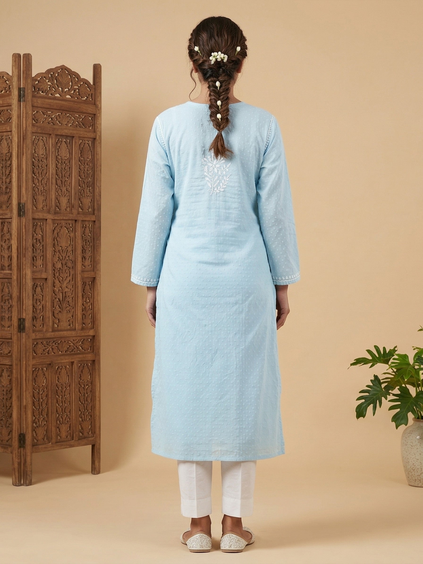 Women Floral Embroidered Chikankari Floral Kurta