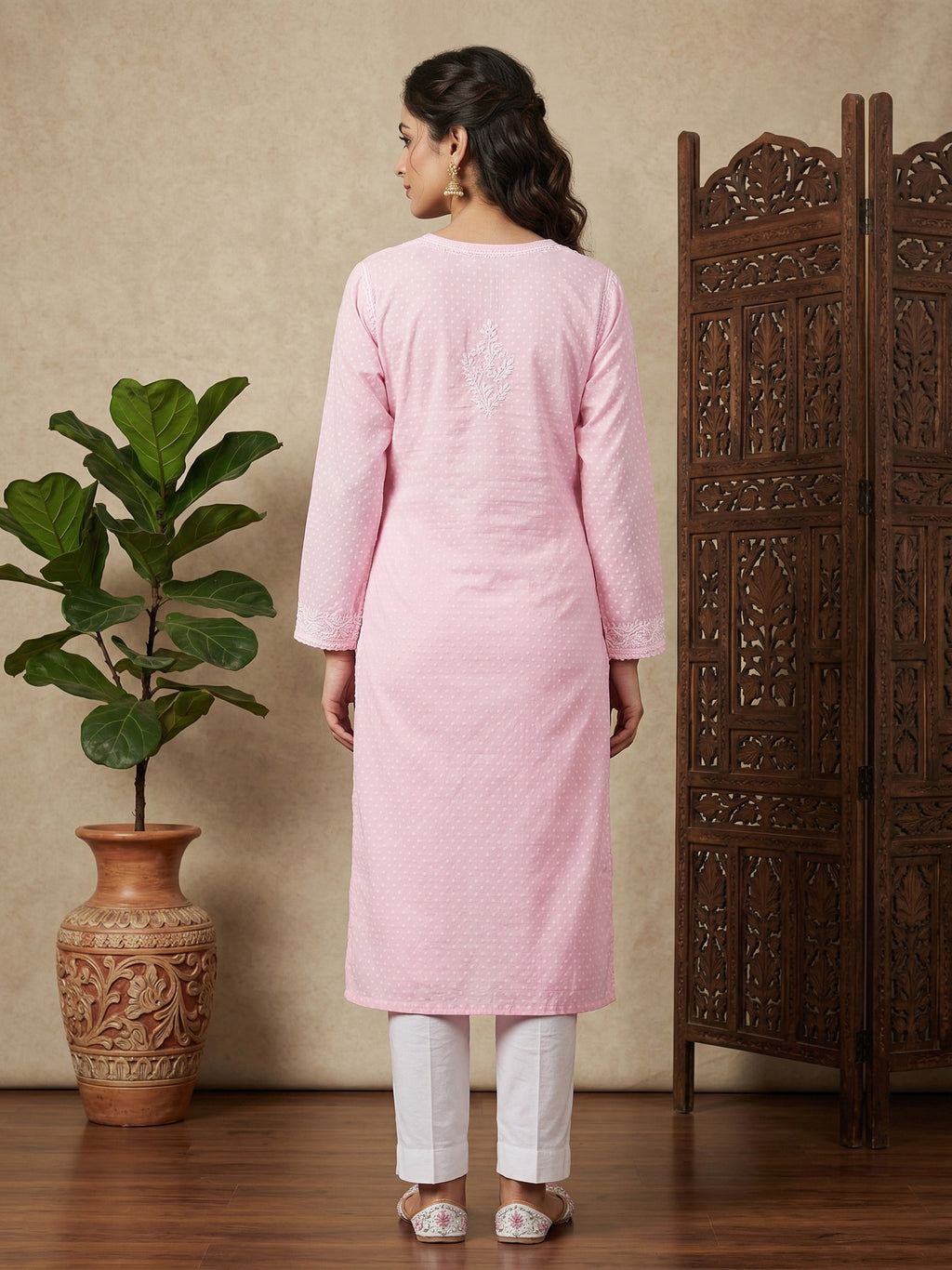Women Floral Embroidered Chikankari Floral Kurta