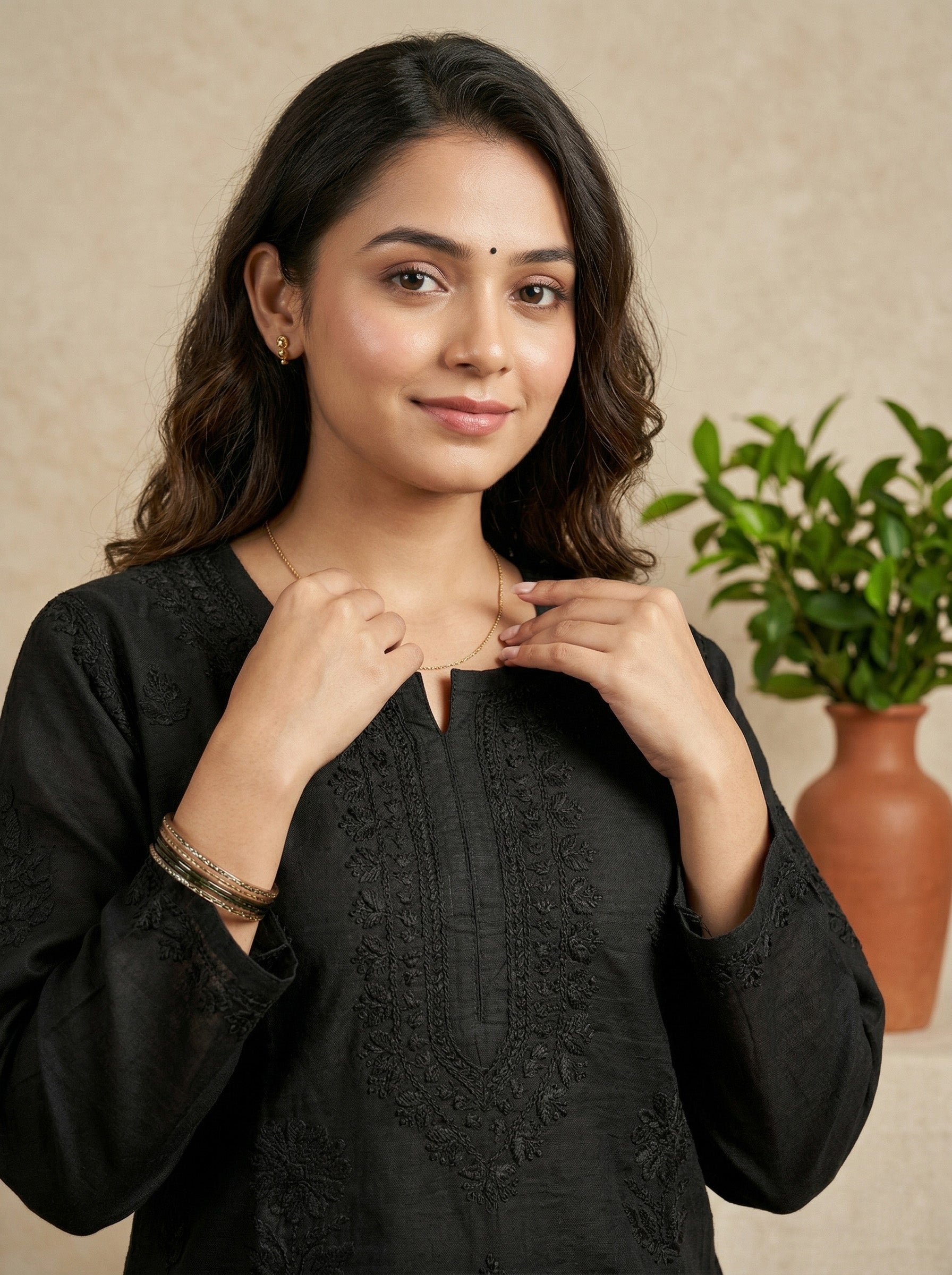 Women Floral Embroidered Chikankari Floral Kurta