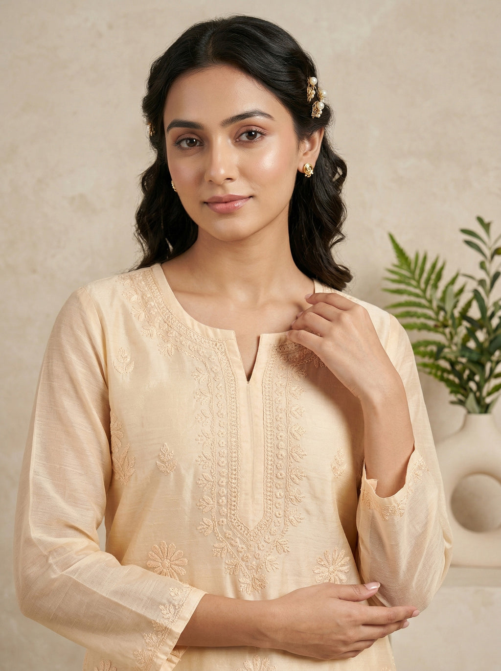 Women Floral Embroidered Chikankari Floral Kurta
