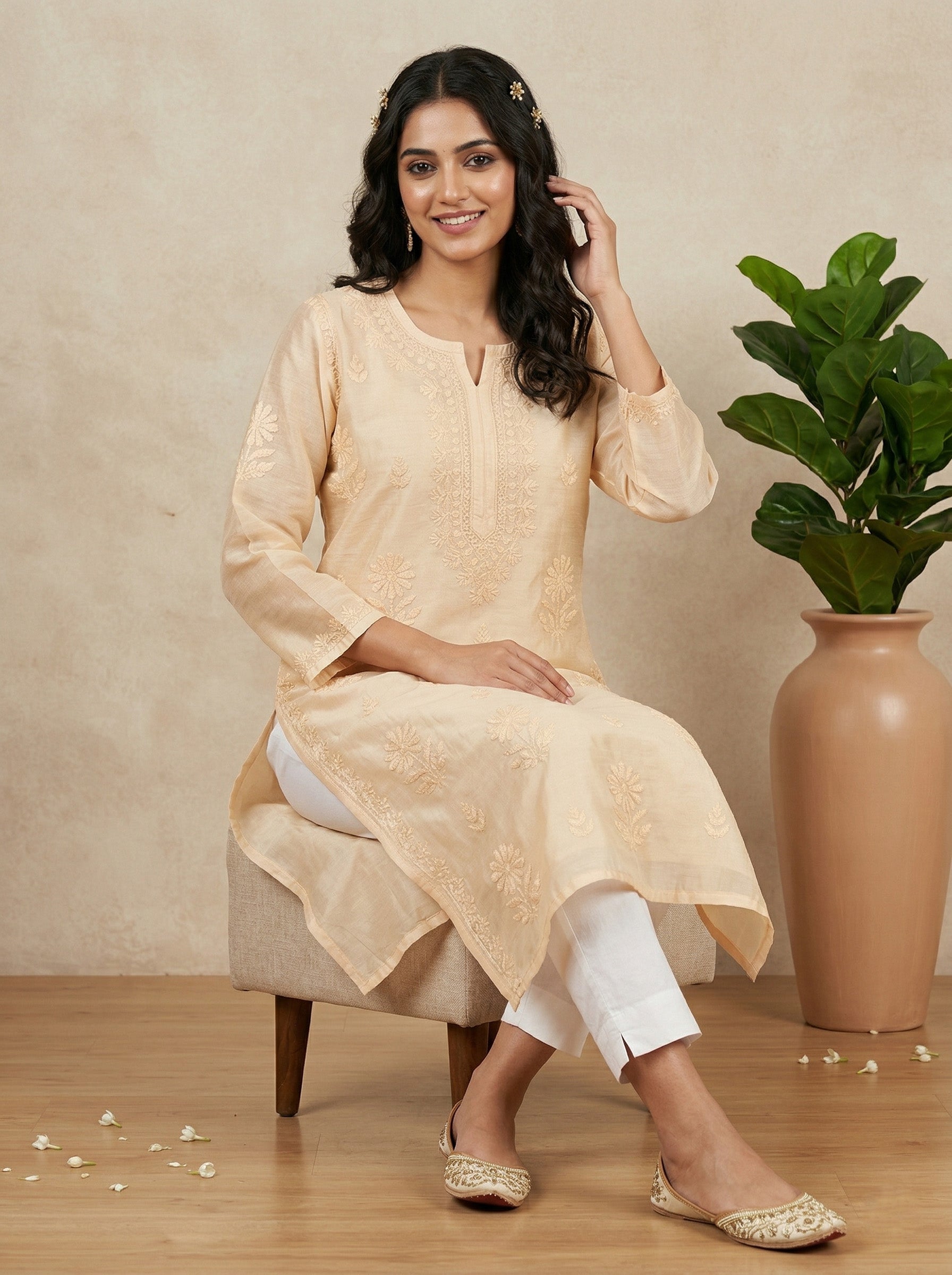 Women Floral Embroidered Chikankari Floral Kurta