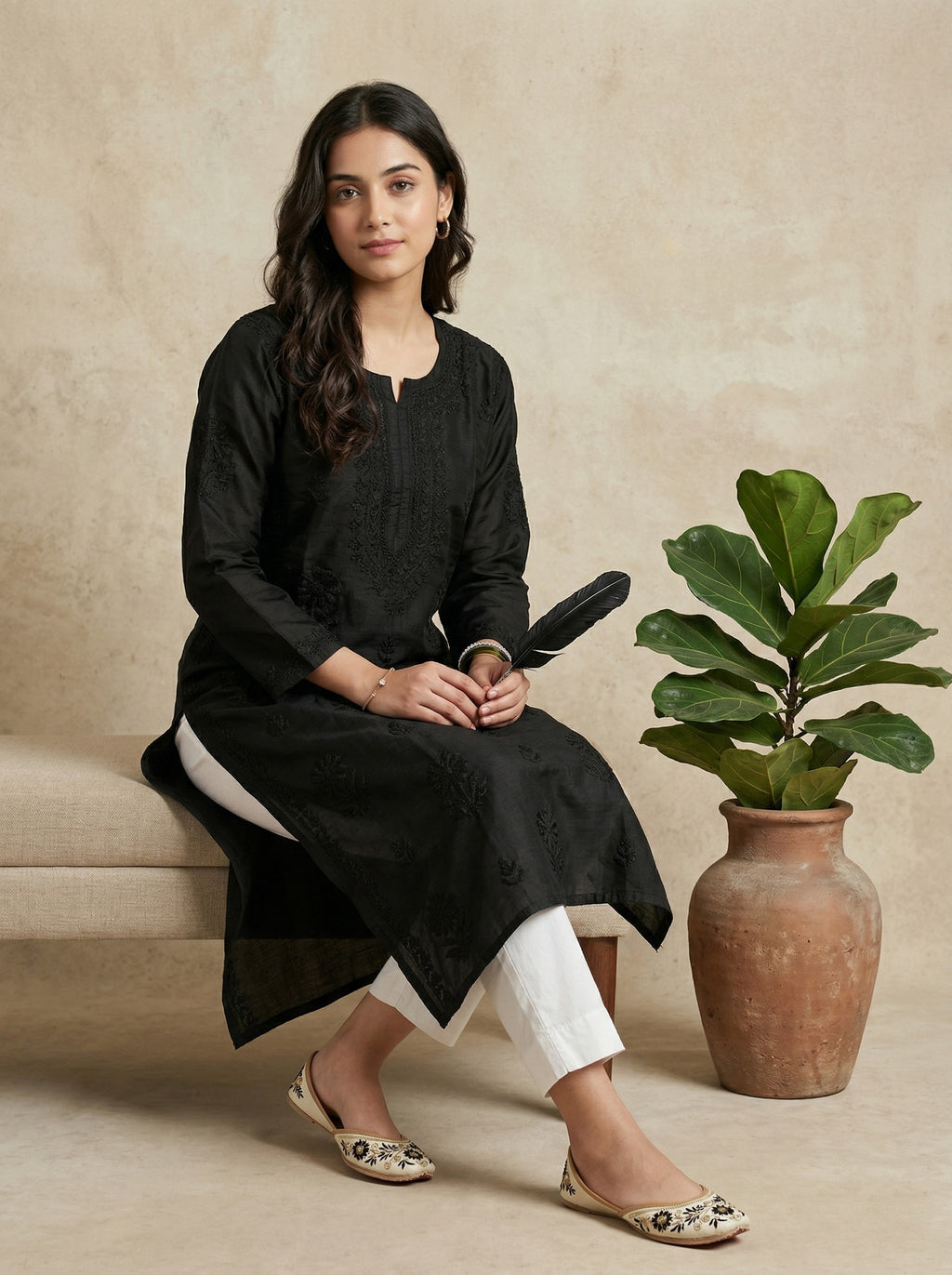 Women Floral Embroidered Chikankari Floral Kurta
