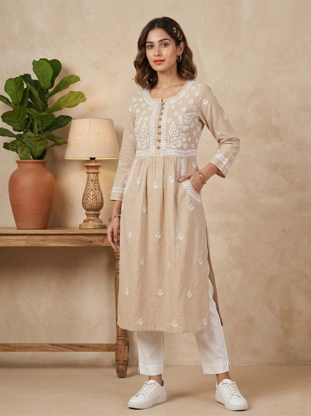 Women Floral Embroidered Chikankari Floral Kurta
