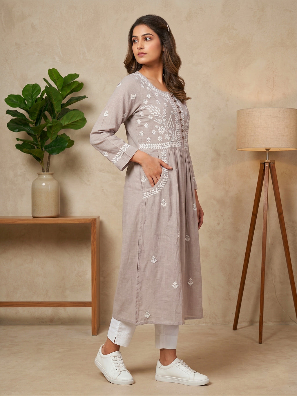 Women Floral Embroidered Chikankari Floral Kurta