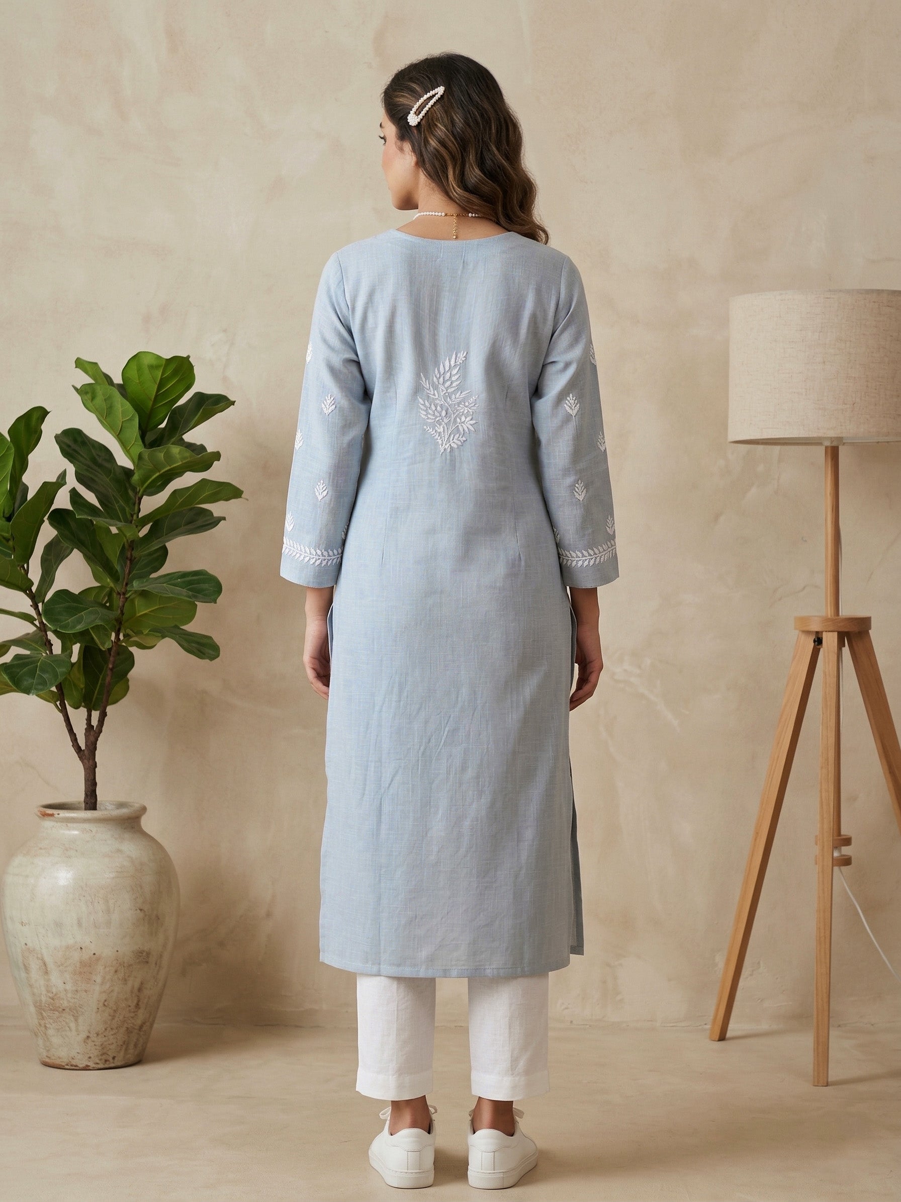 Women Floral Embroidered Chikankari Floral Kurta