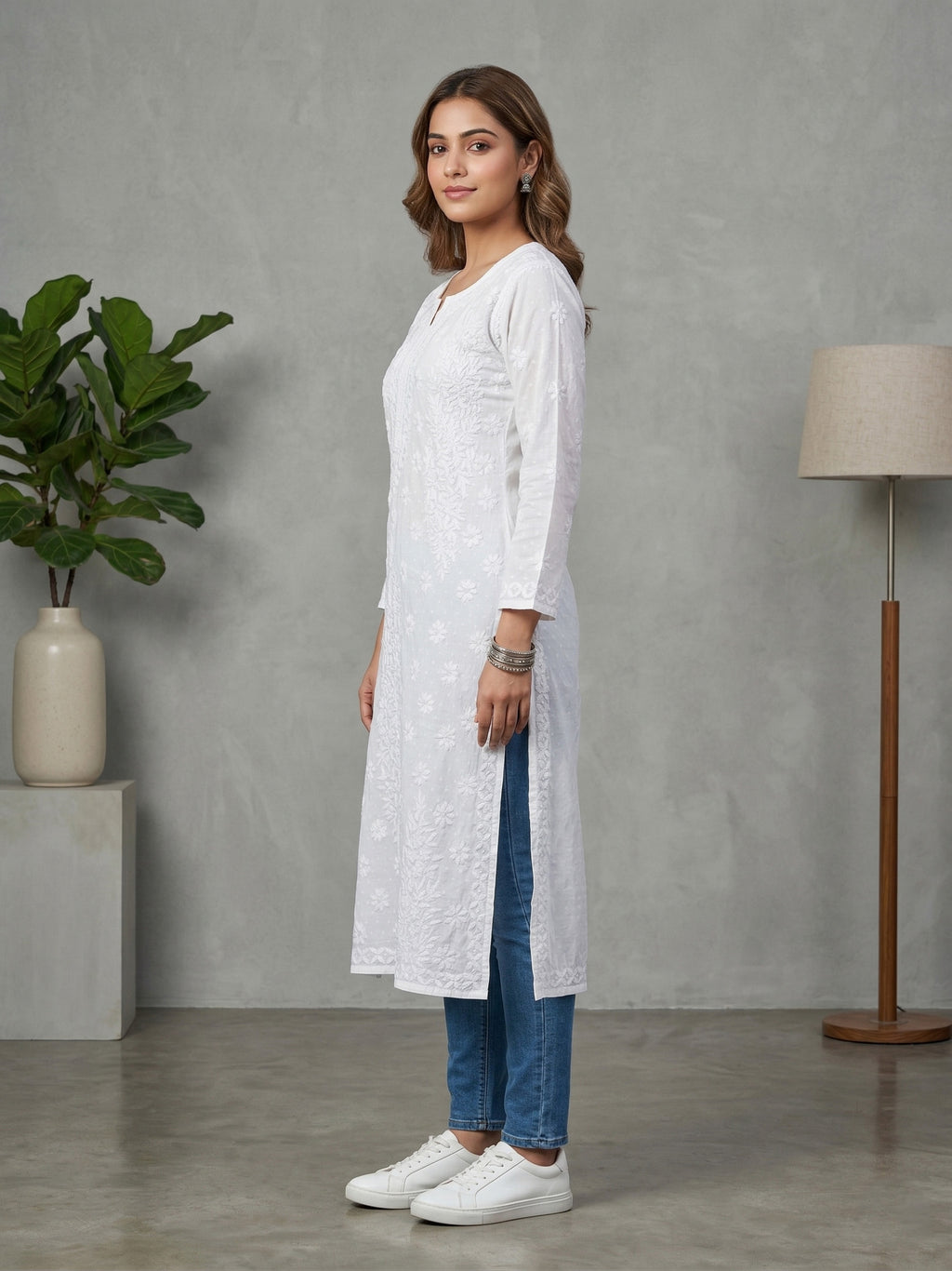 Women Floral Embroidered Chikankari Floral Kurta