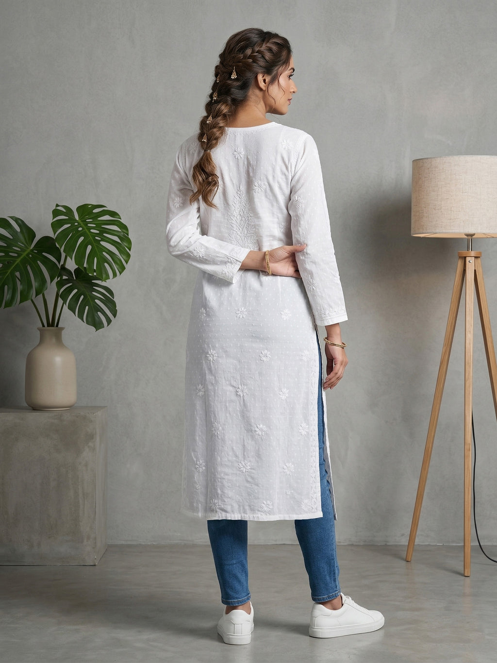 Women Floral Embroidered Chikankari Floral Kurta