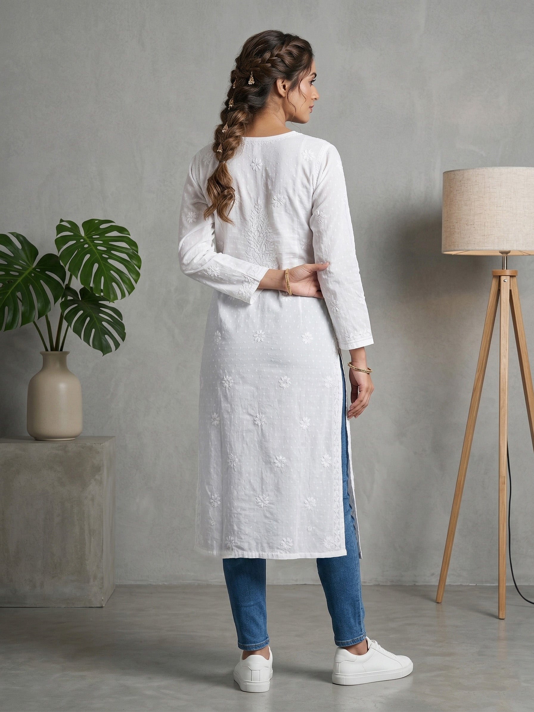 Women Floral Embroidered Chikankari Floral Kurta