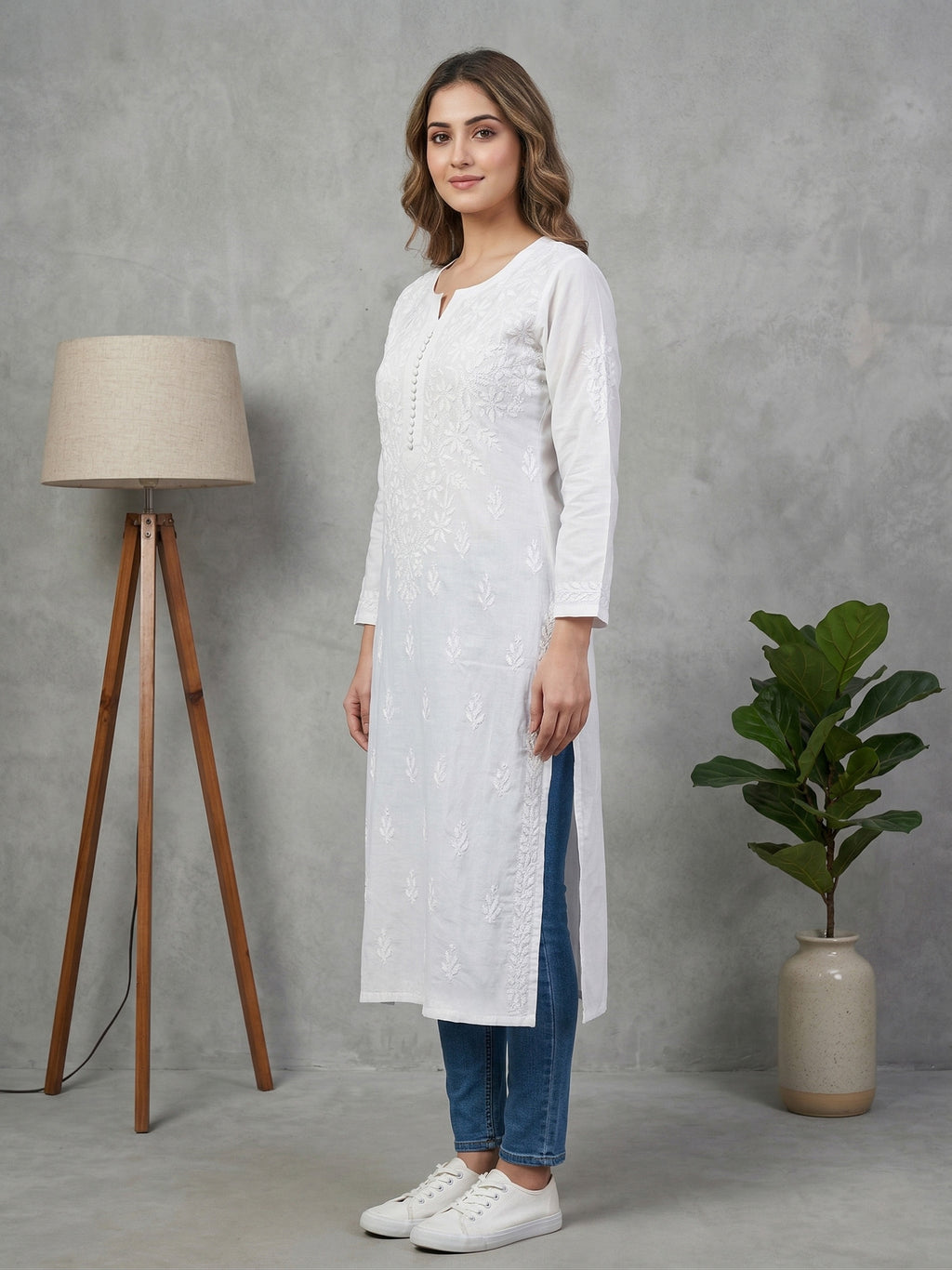 Women Floral Embroidered Chikankari Floral Kurta