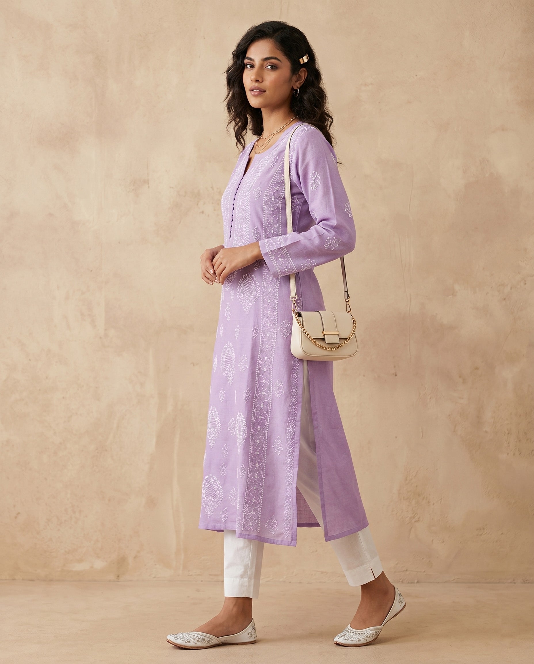 Women Floral Embroidered Chikankari Floral Kurta
